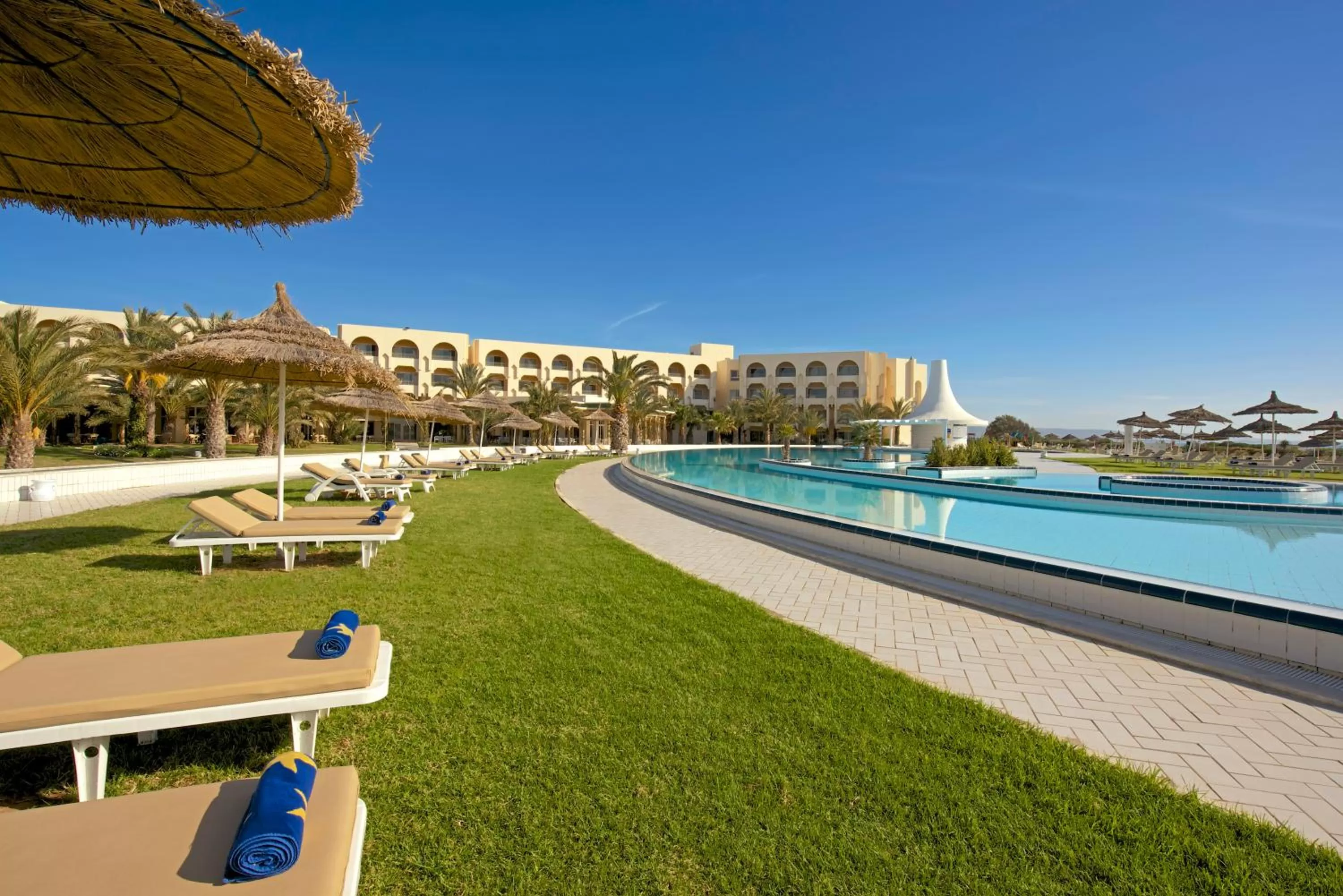 Swimming pool in Iberostar Waves Averroes