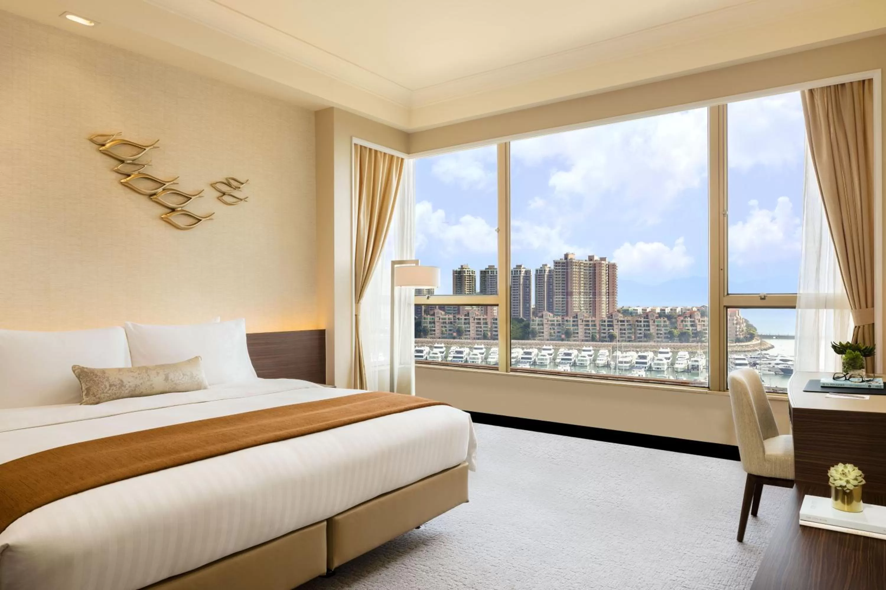 Deluxe Seaview King Room  in Hong Kong Gold Coast Hotel