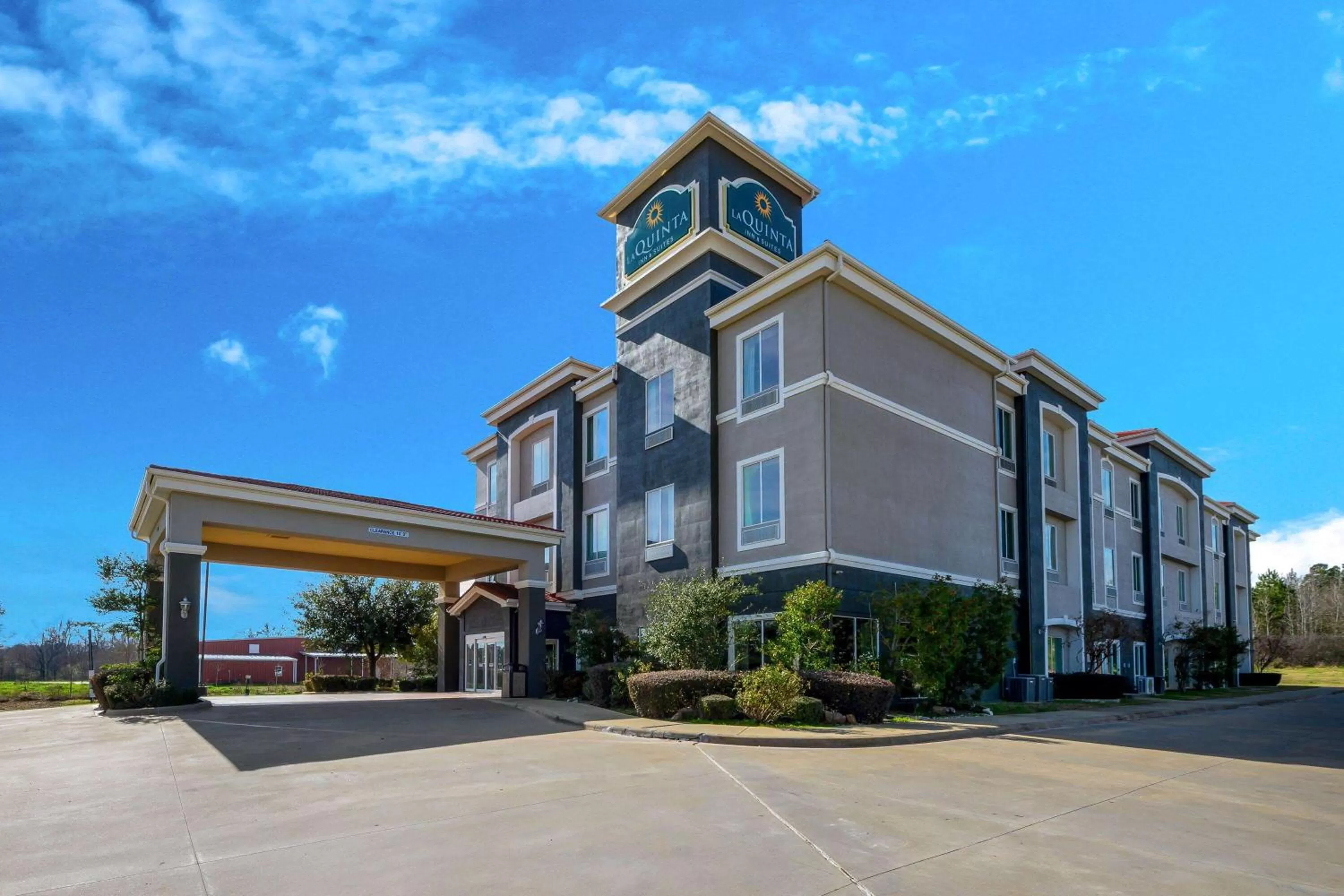 Property building in La Quinta by Wyndham Marshall