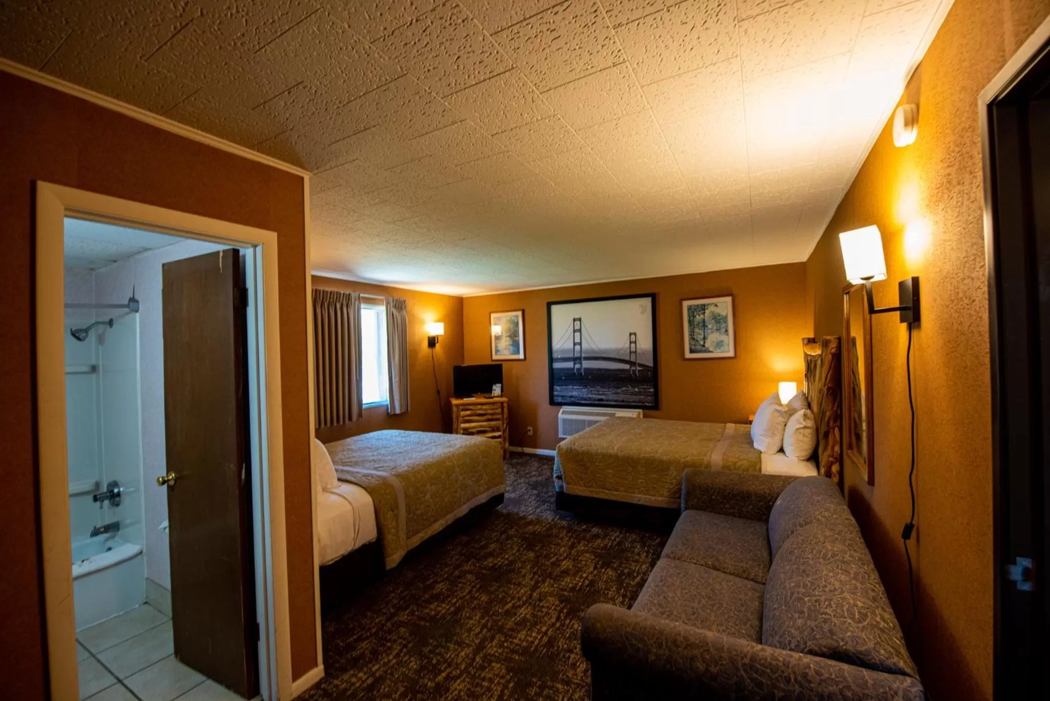 Two-Bedroom Suite - Non-Smoking (8 Adults) in Super 8 by Wyndham Bridgeview of Mackinaw City