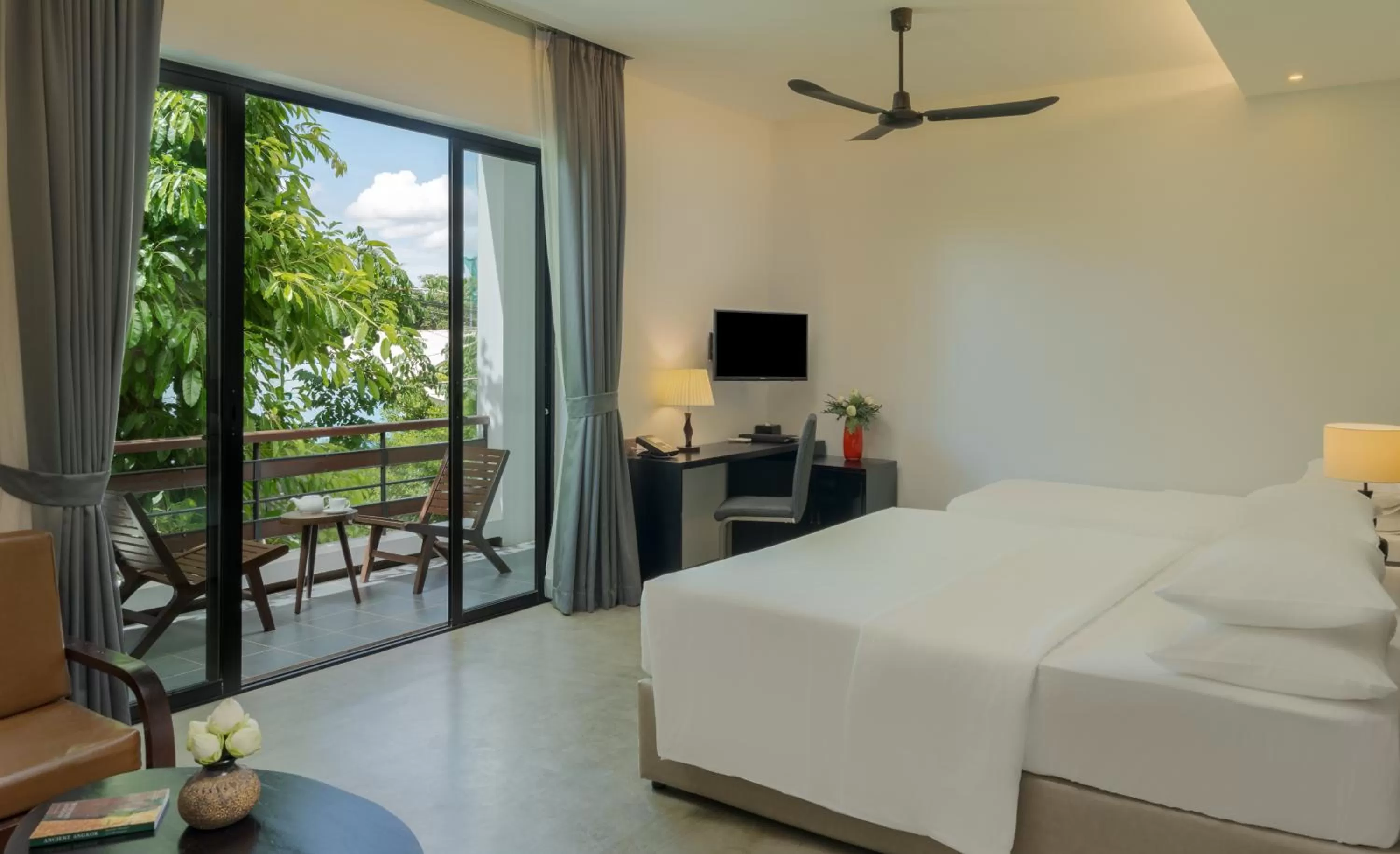 Deluxe Triple Room in Eightfold Urban Resort
