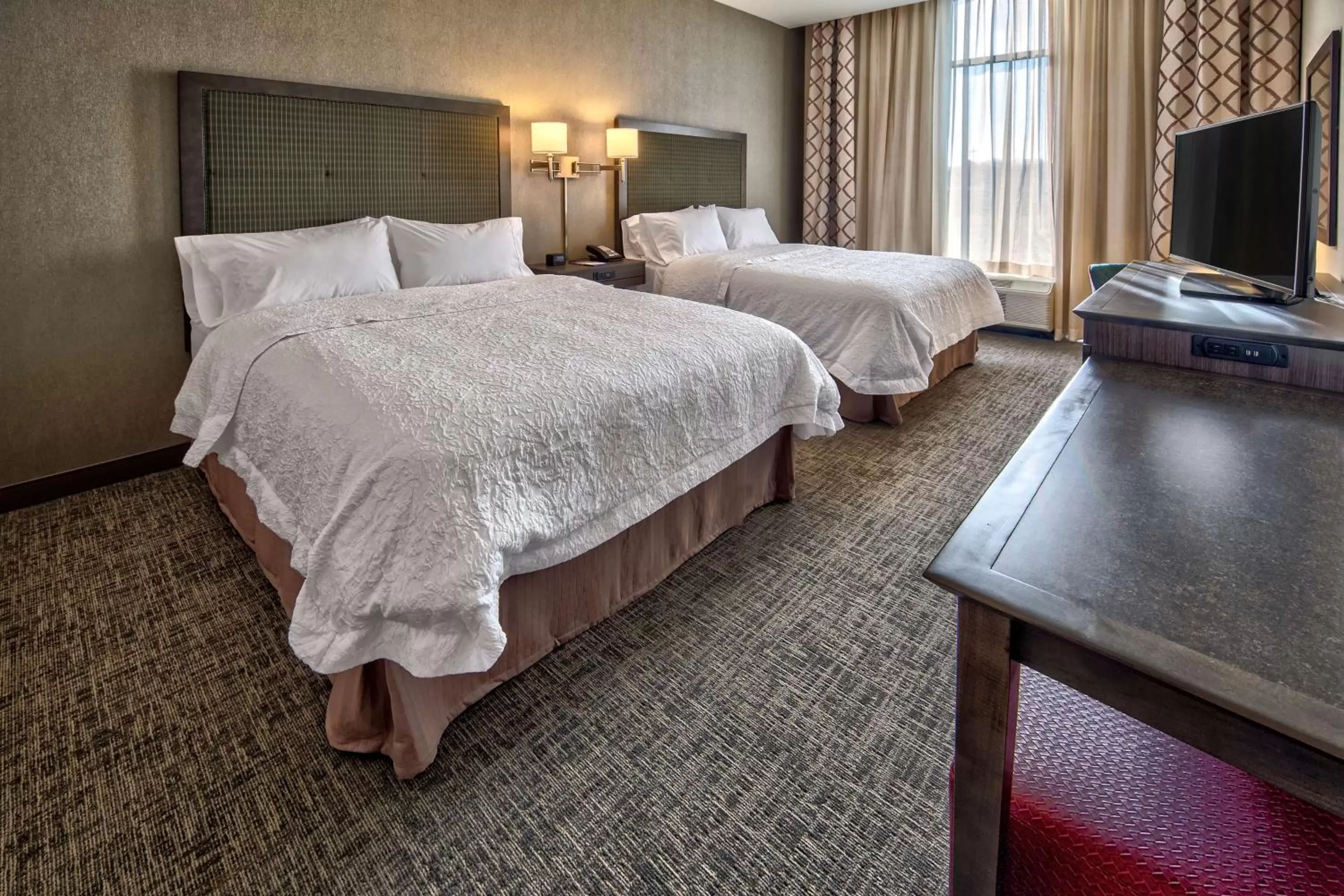 Queen Room with Two Queen Beds - Non-Smoking in Hampton Inn & Suites Franklin Berry Farms, Tn