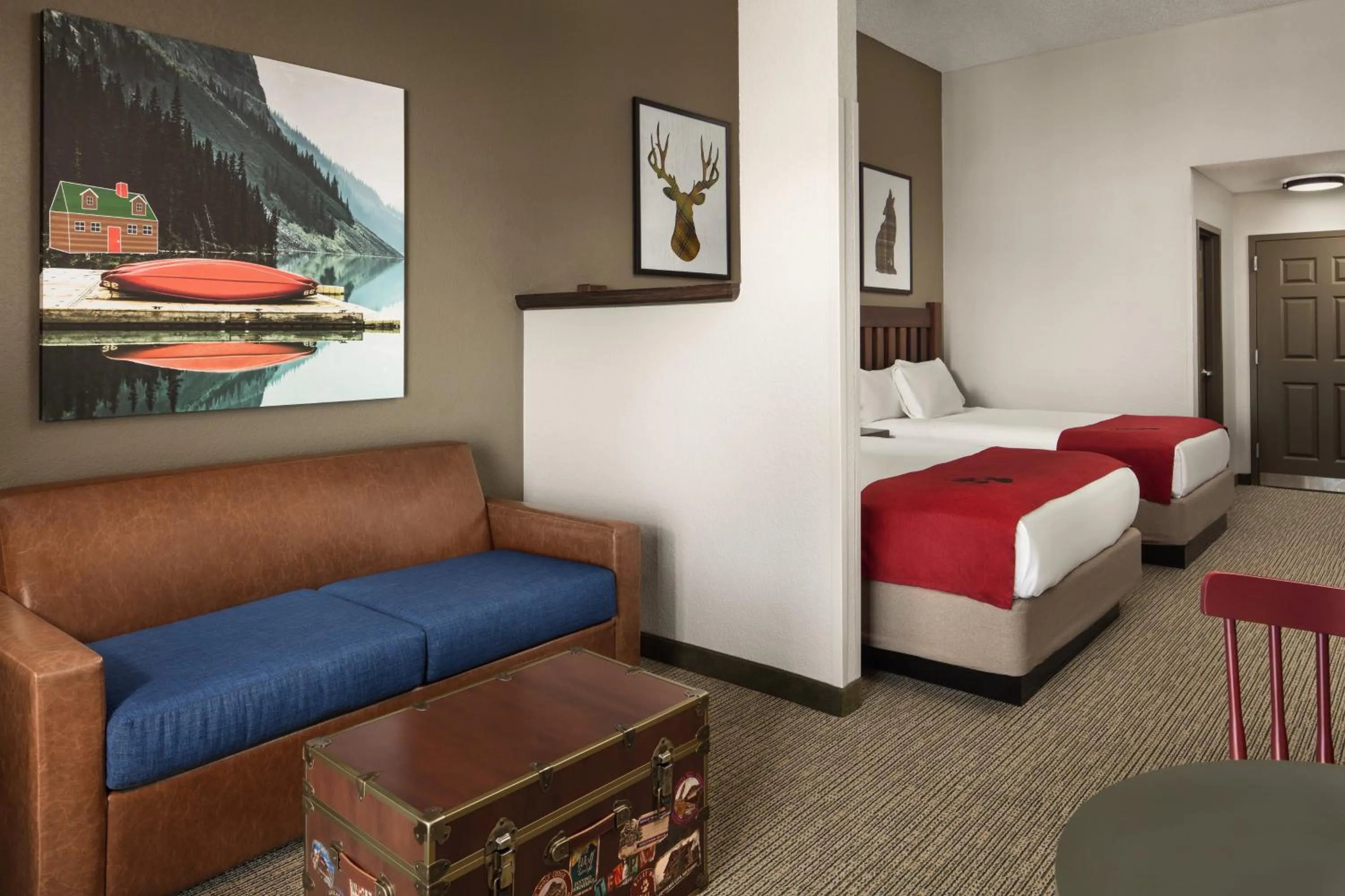 Queen Sofa Suite Accessible Bathtub  in Great Wolf Lodge Grapevine