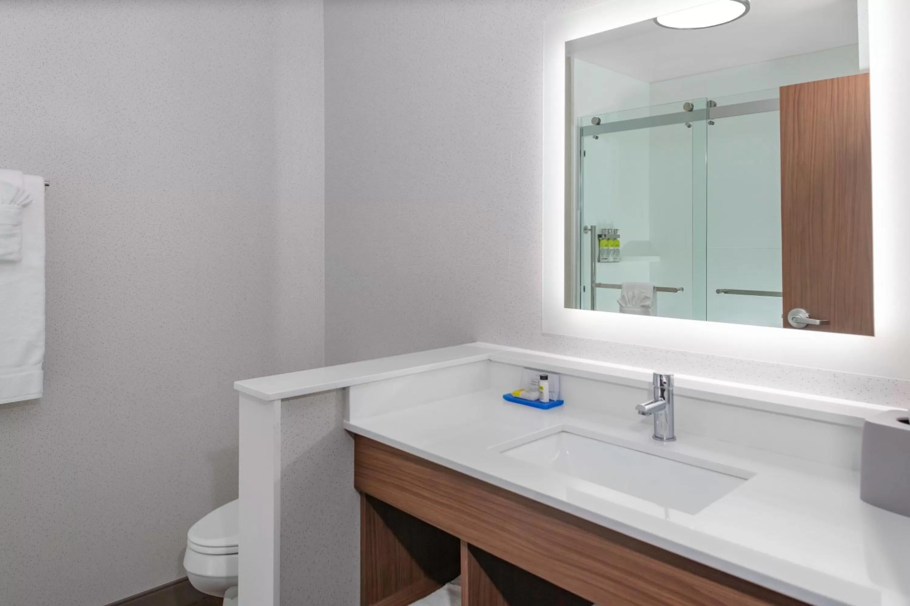 Queen Suite with Two Queen Beds and Additional Living Area in Holiday Inn Express & Suites - The Dalles by IHG