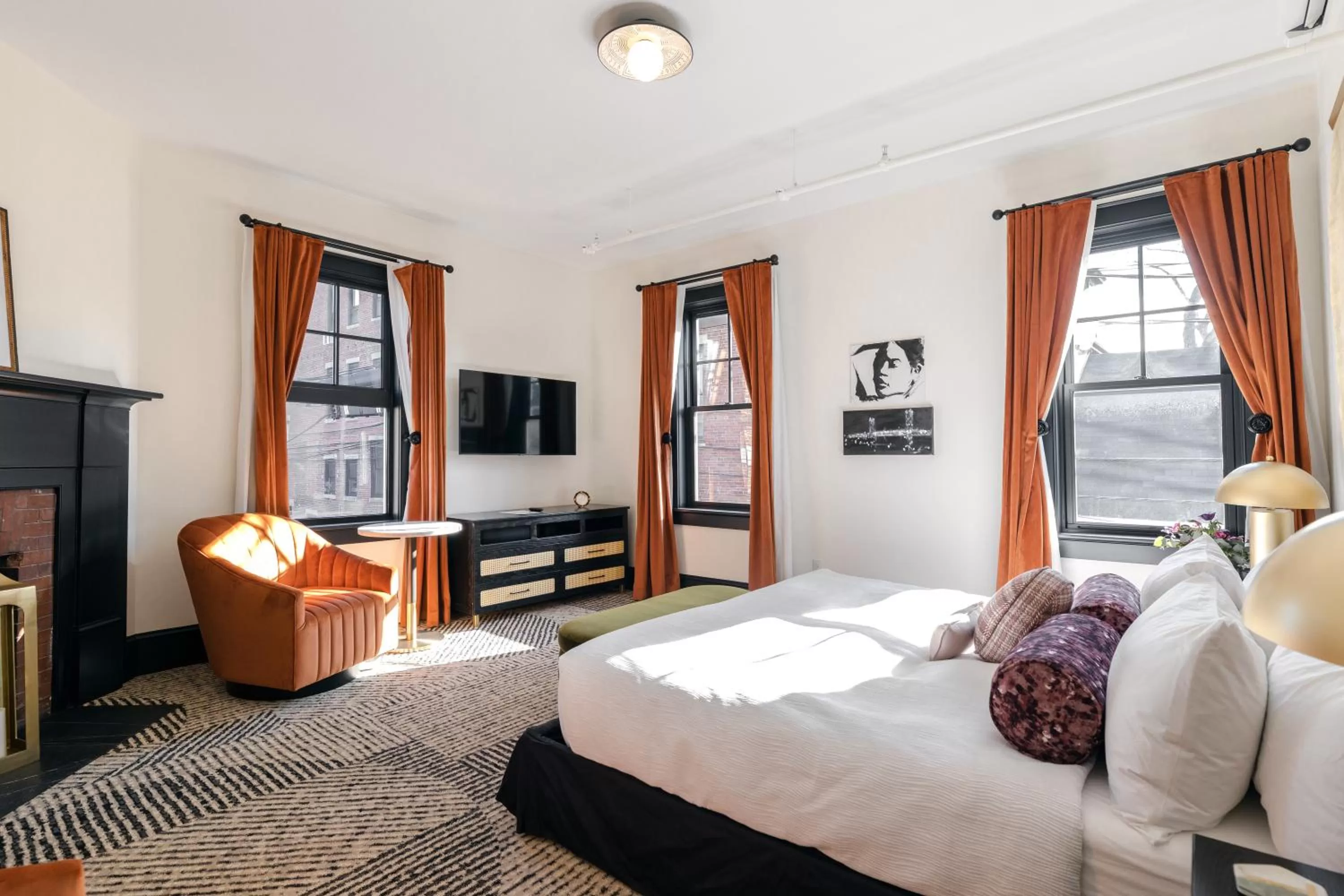 Deluxe Double Room with Bath in Hotel Thaxter