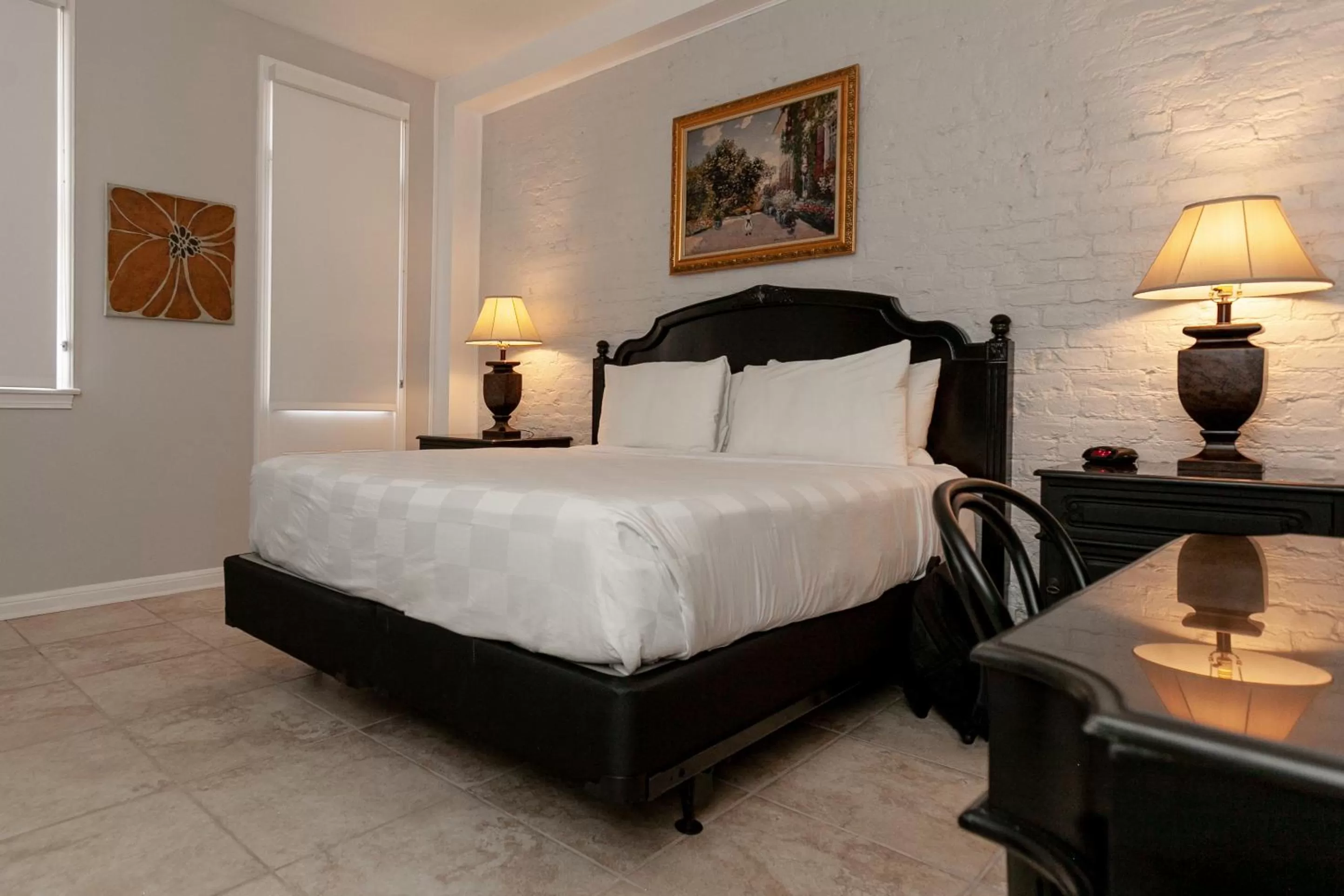 Deluxe King Room in Chateau Hotel