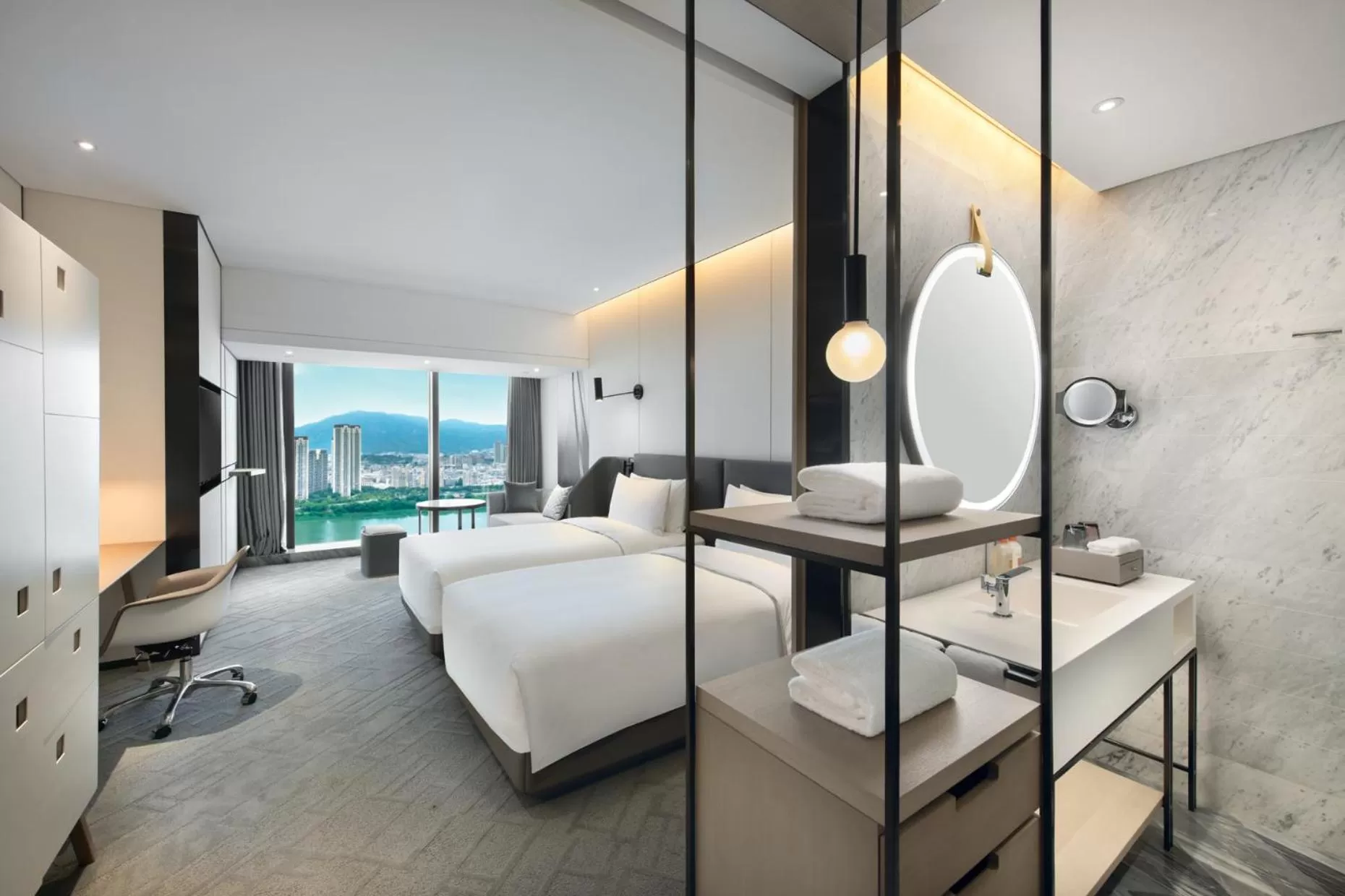 Standard Double Room with Two Double Beds and River View - Lounge Access in Crowne Plaza Quanzhou Riverview, an IHG Hotel
