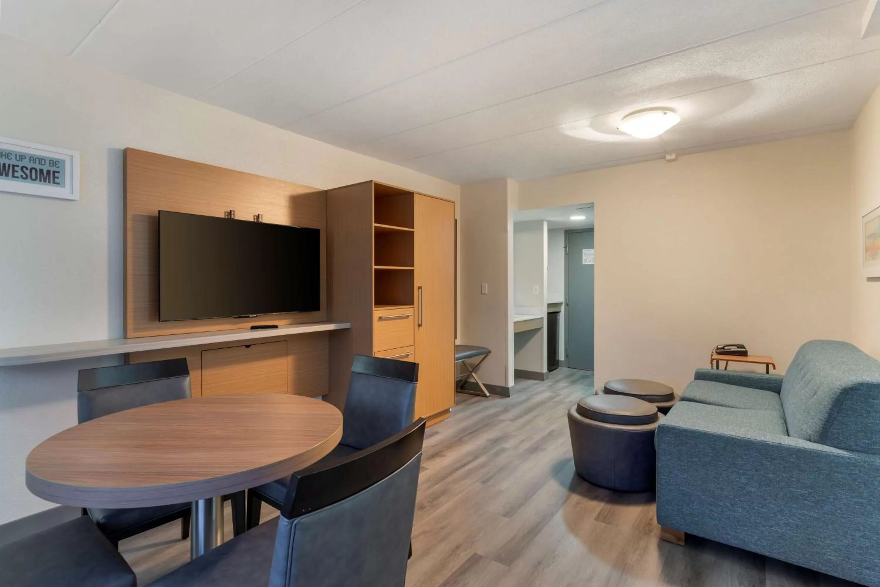 King Suite with Sofa Bed - Non-Smoking in Best Western PLUS Executive Hotel Richmond