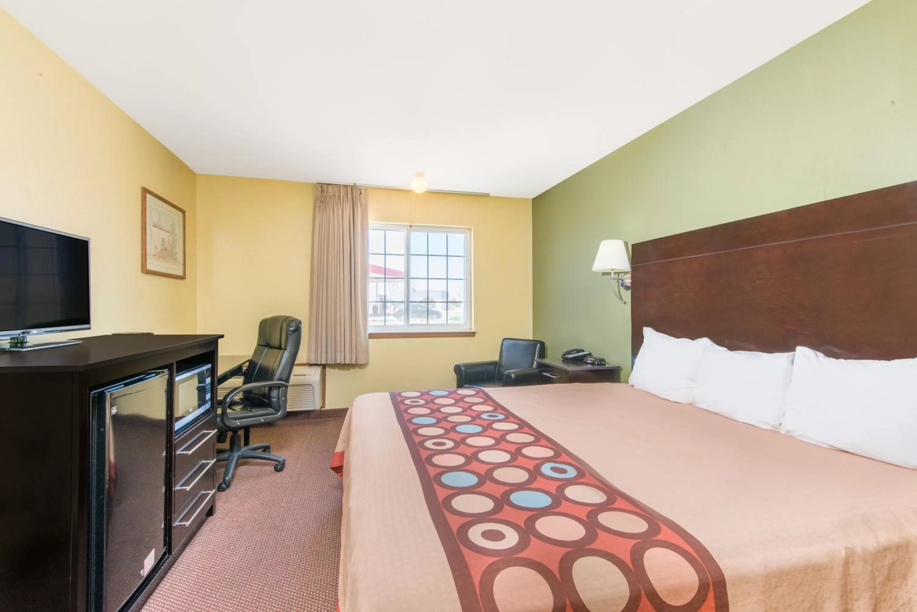 King Room - Non-Smoking in Super 8 by Wyndham Moriarty