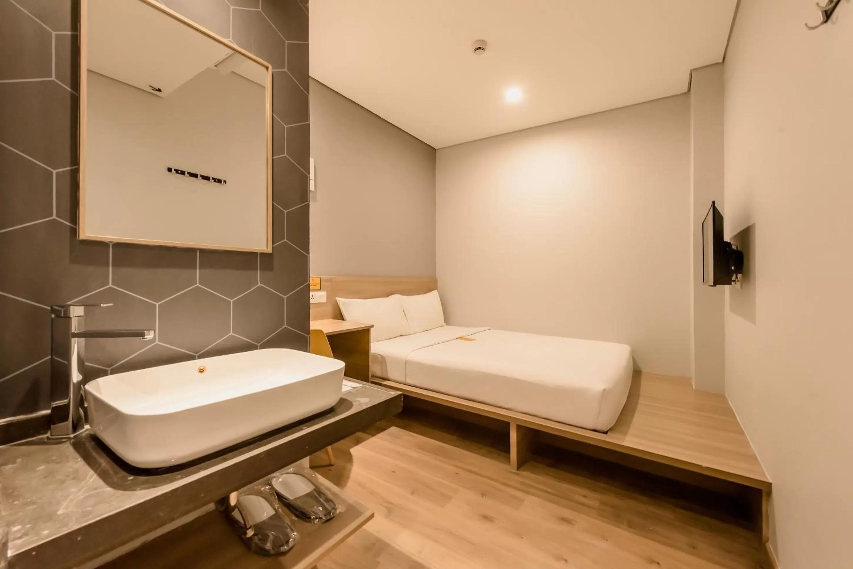 Superior Queen Room in Yellow Bee Tanah Abang