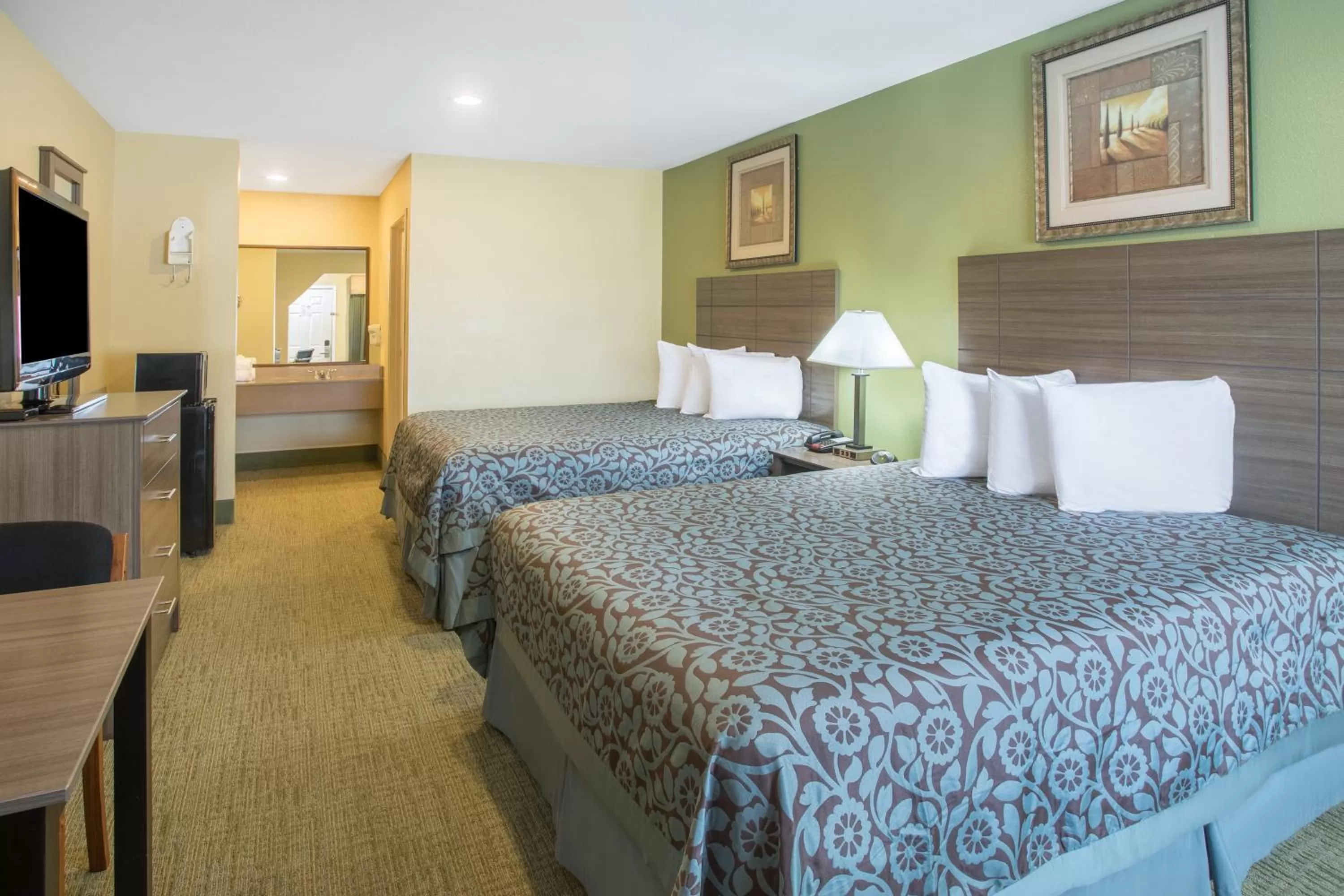 Queen Room with Two Queen Beds - Smoking in Days Inn by Wyndham Abbeville