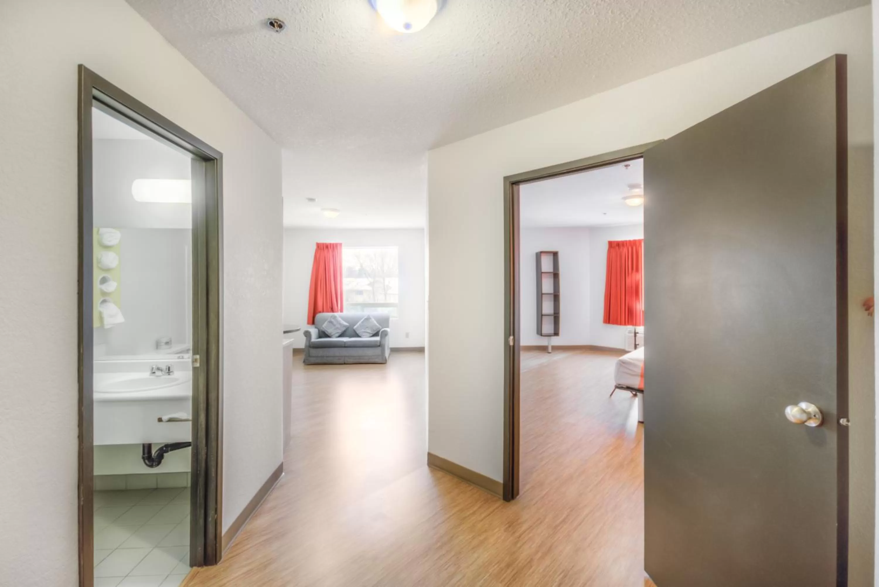 King Suite with Spa Bath - Non-Smoking in Motel 6-Regina, SK