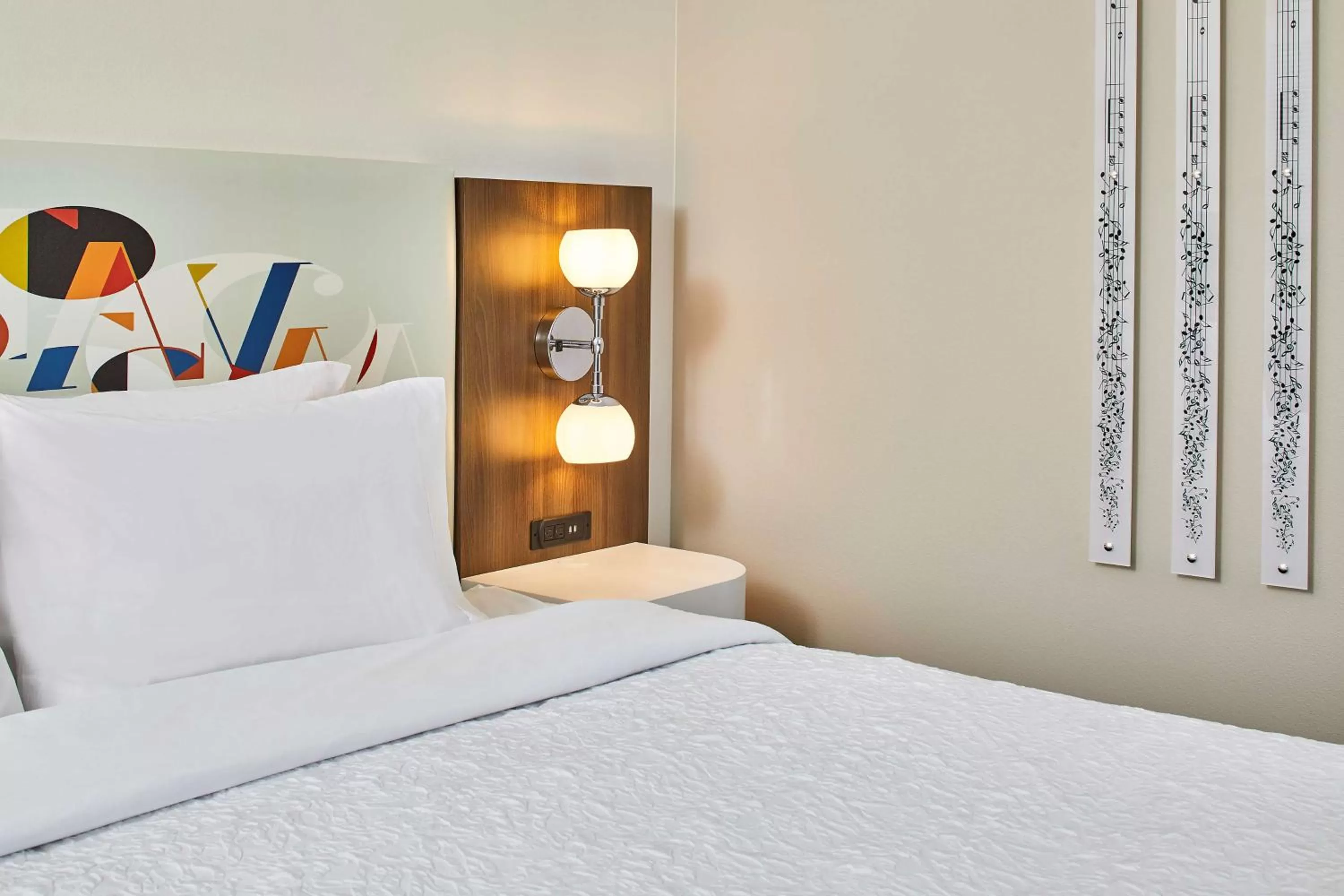 King Room in Hampton Inn & Suites Atlanta-Midtown, Ga