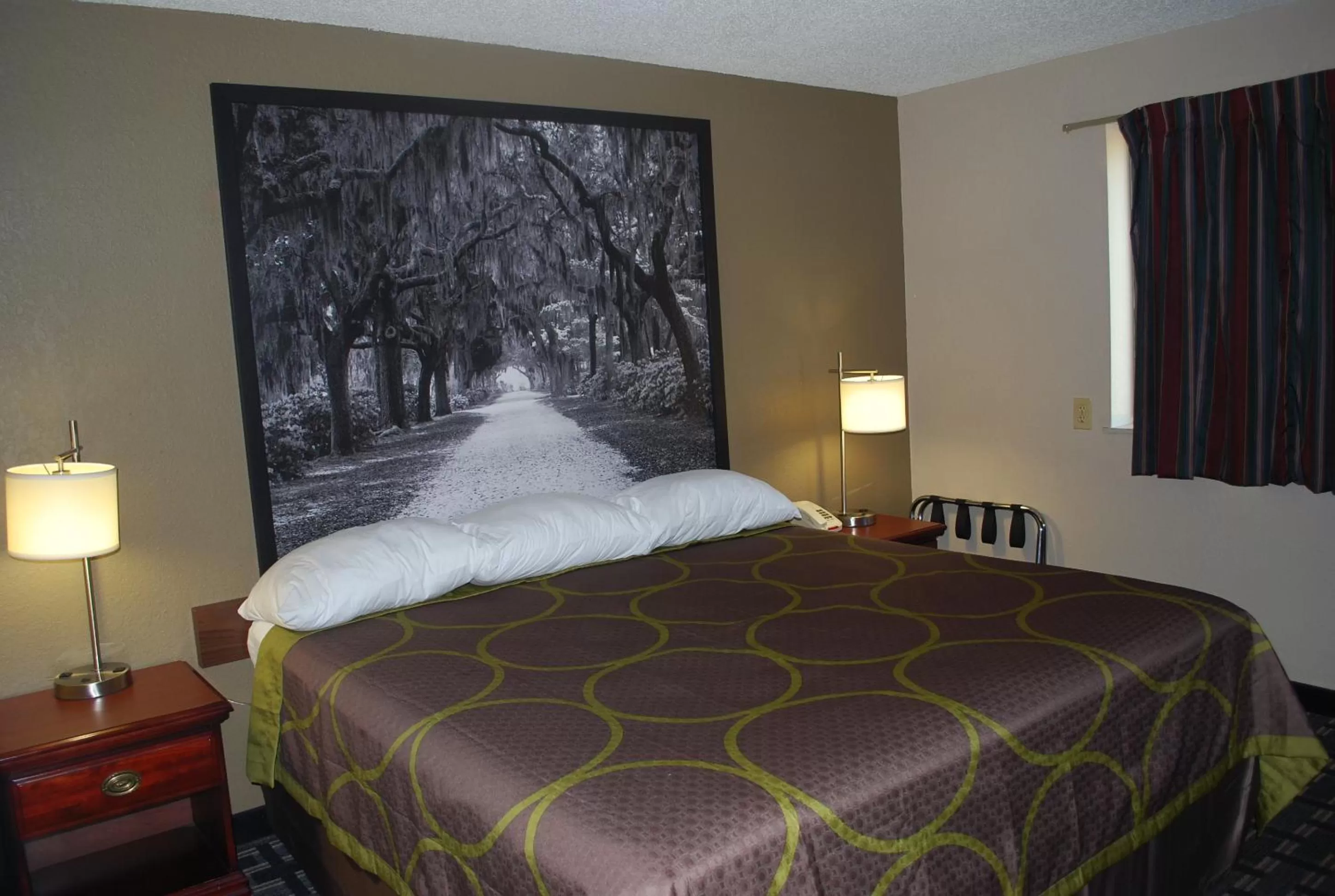 King Room - Mobility Access/Non-Smoking in Super 8 by Wyndham Warner Robins