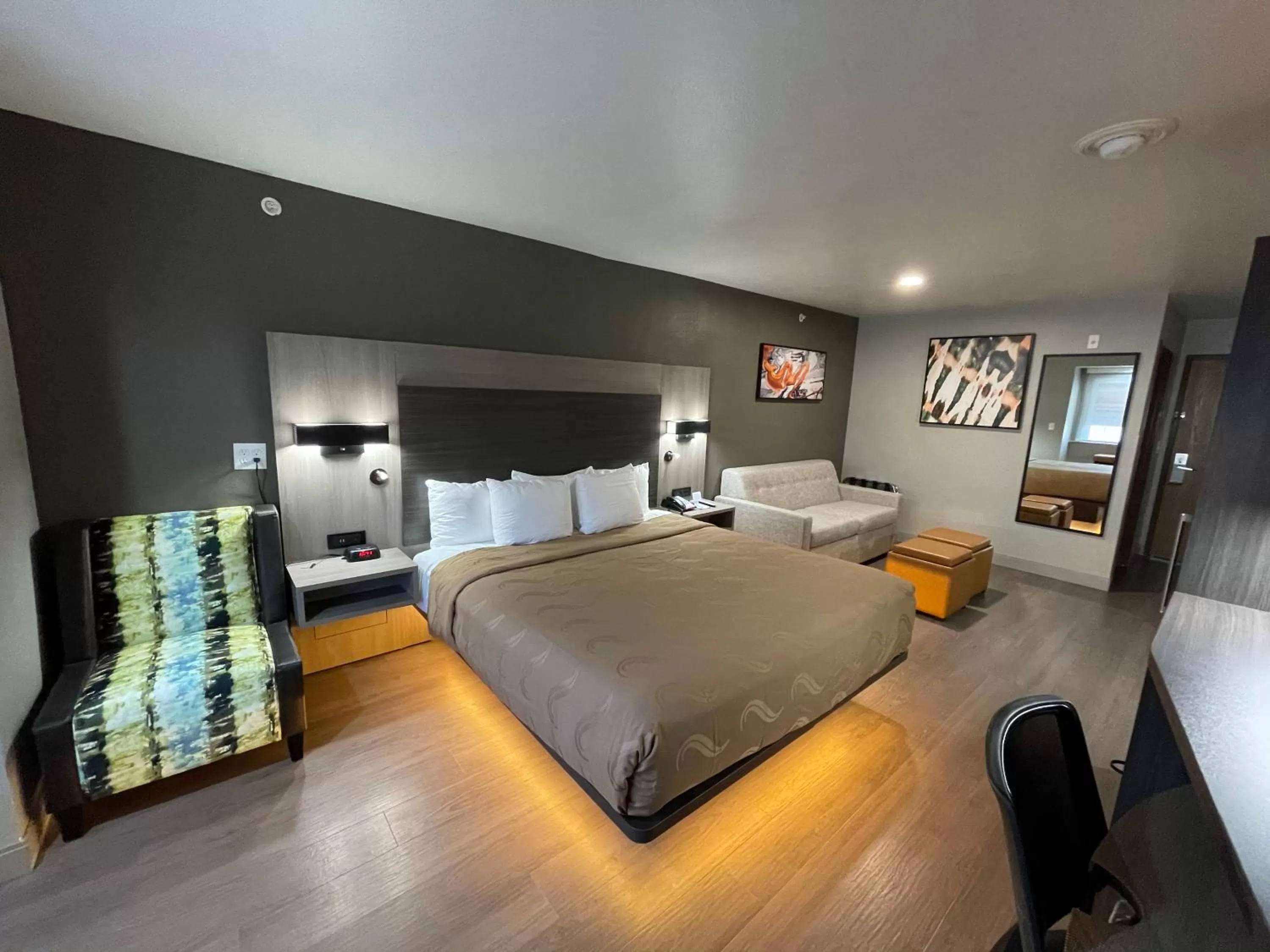 King Suite - Non-Smoking in Quality Inn & Suites North Mesquite I-30