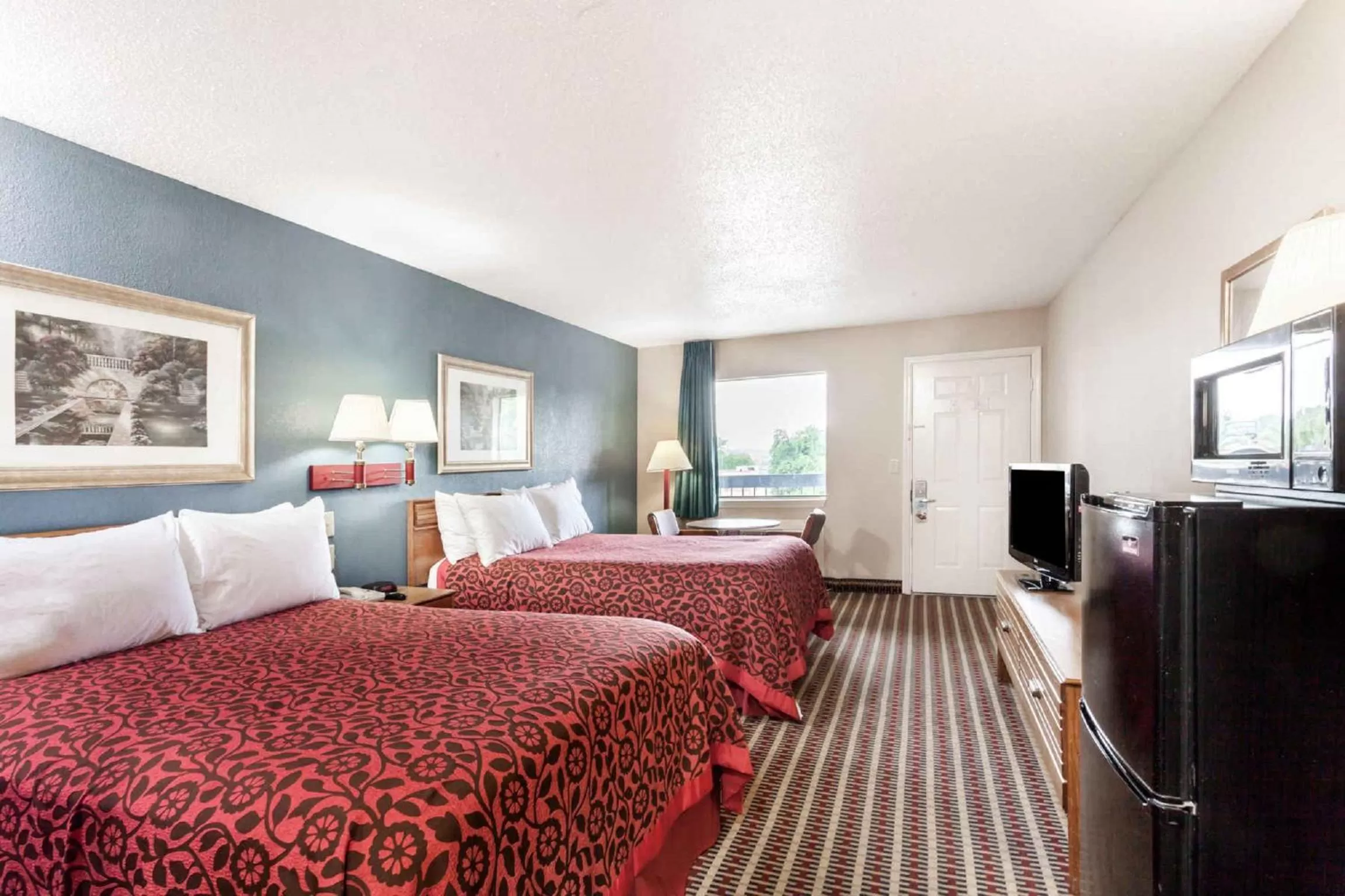 Double Room with Two Double Beds - Smoking in Days Inn by Wyndham Nashville N Opryland/Grand Ole Opry