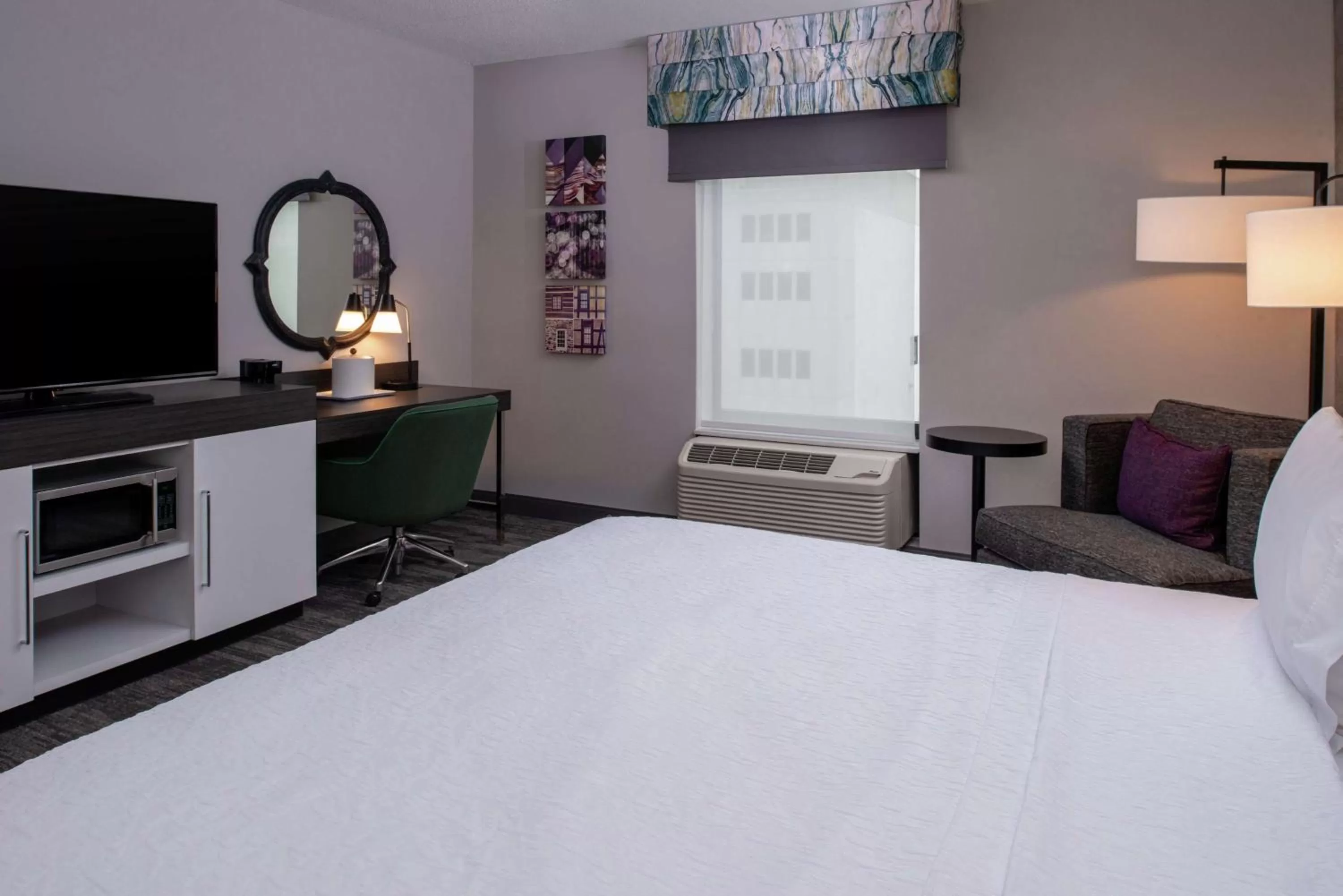 King Room with Roll-in Shower - Disability Accessible/Non-Smoking in Hampton Inn & Suites Winston-Salem Downtown