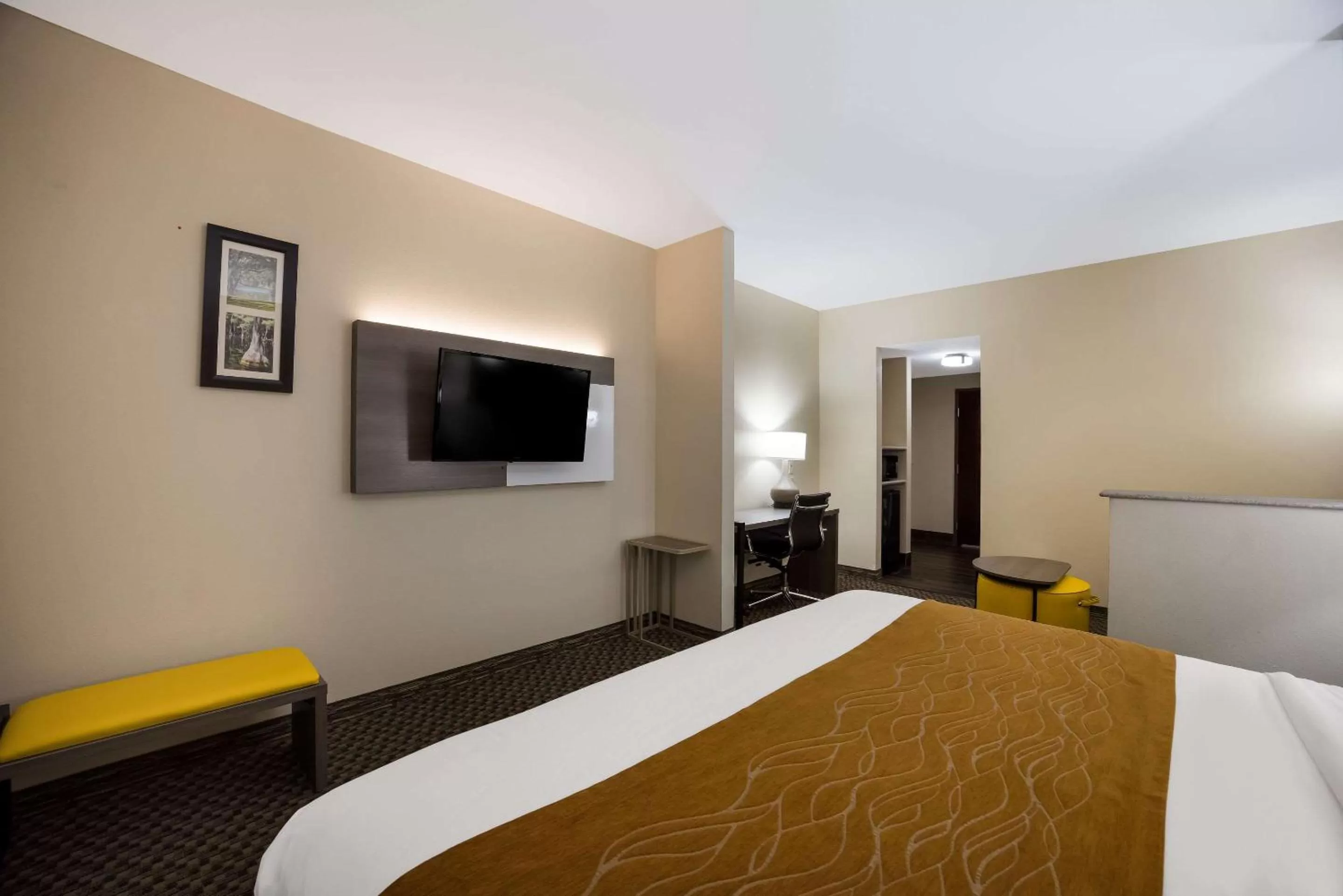 King Suite - Non-Smoking in Comfort Inn & Suites Midway - Tallahassee West