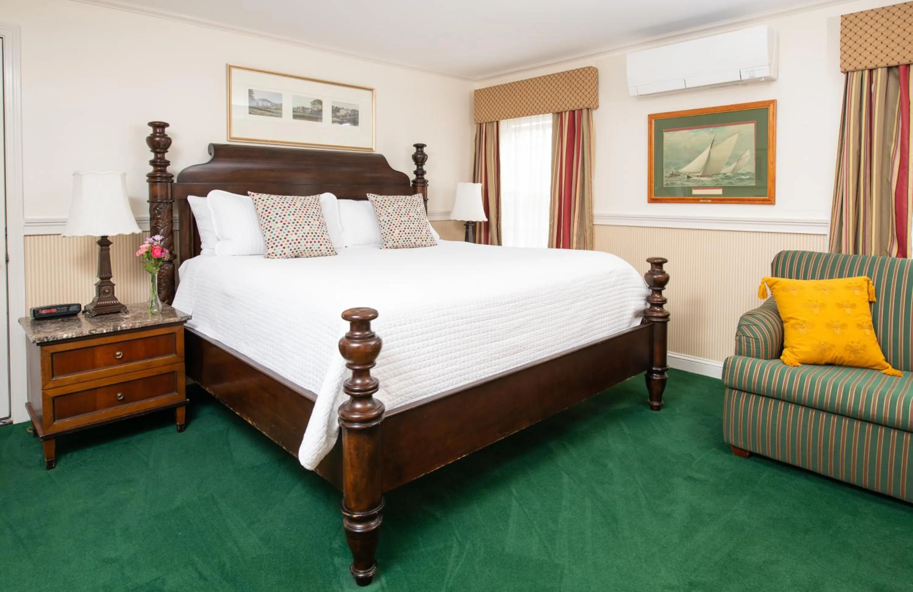 Studio Apartment (NOT Pet Friendly) in America's Cup Inn Newport