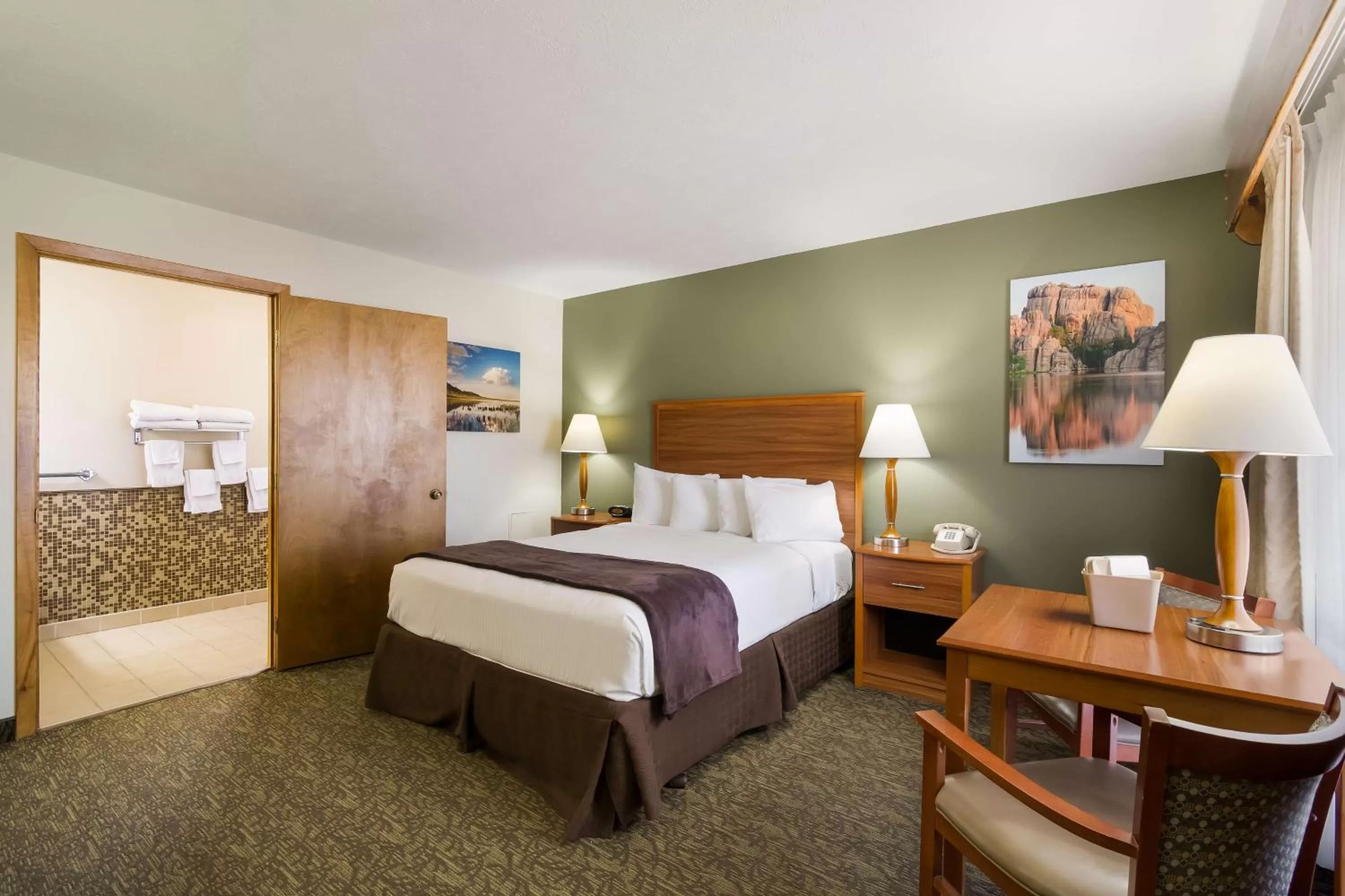 Queen Room - Non Smoking in Best Western Graham's