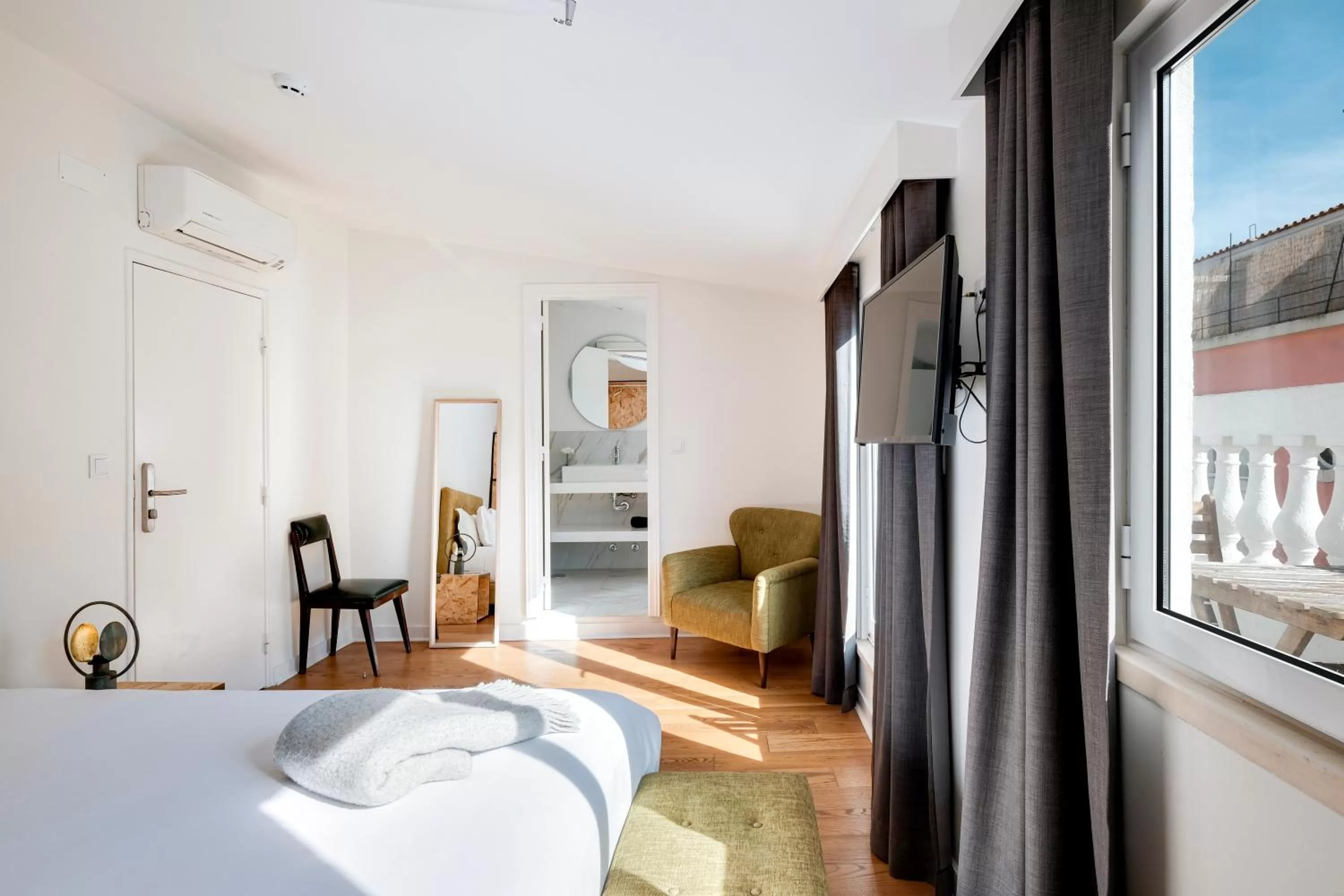 Superior Double Room with Balcony in 1869 Príncipe Real House