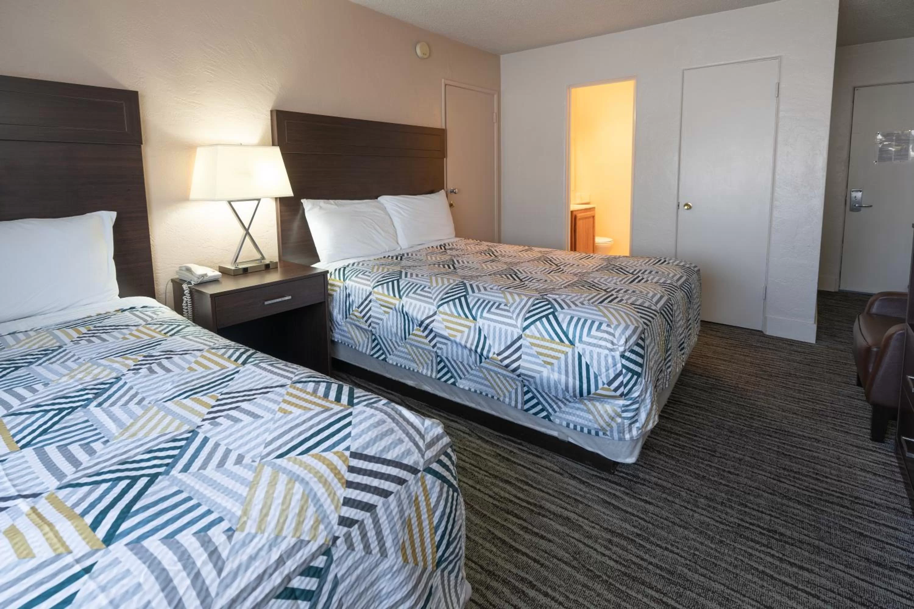 Queen Room with Two Queen Beds - Non-Smoking in Eastside Lodge