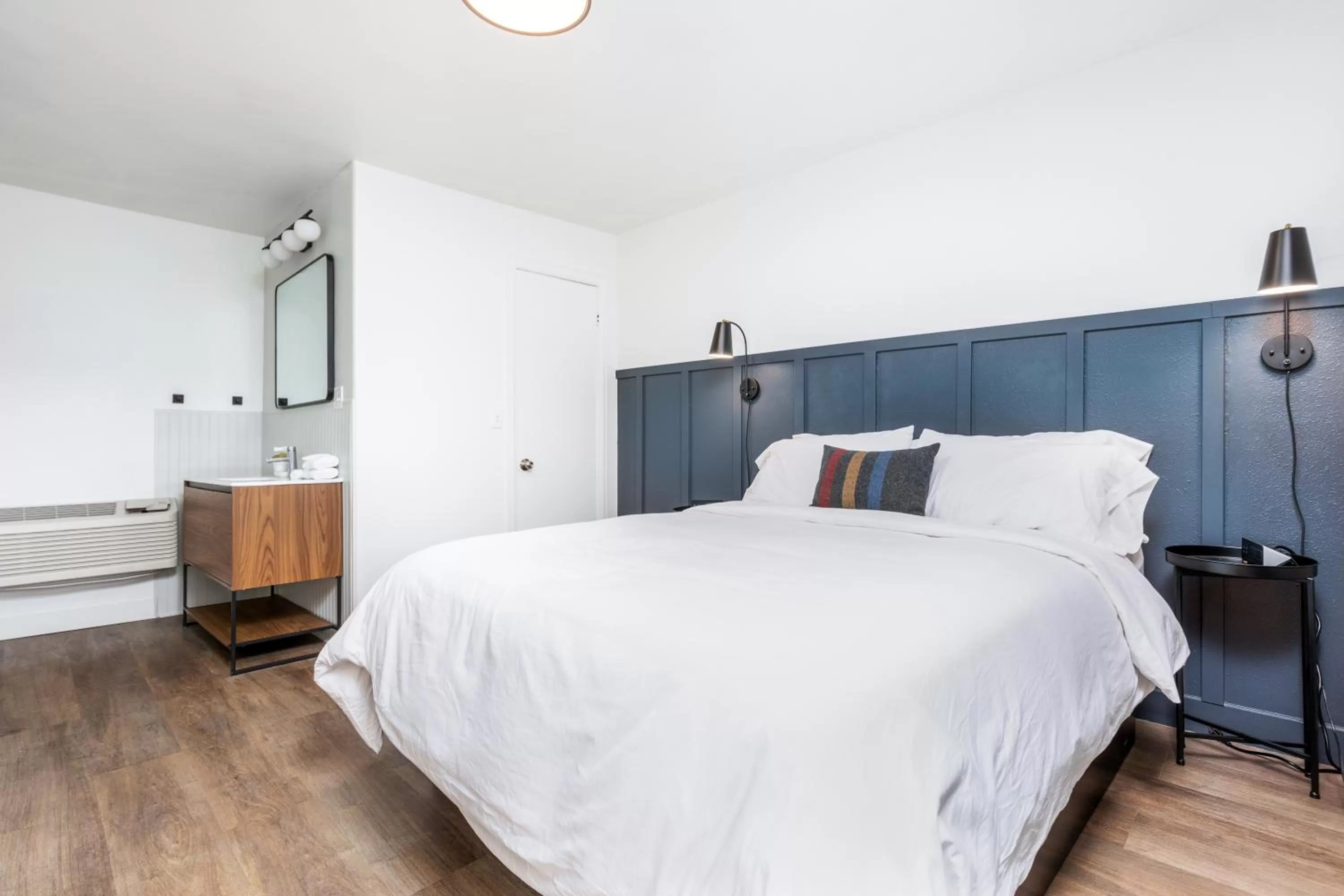 Queen Room in Minecart Motor Lodge