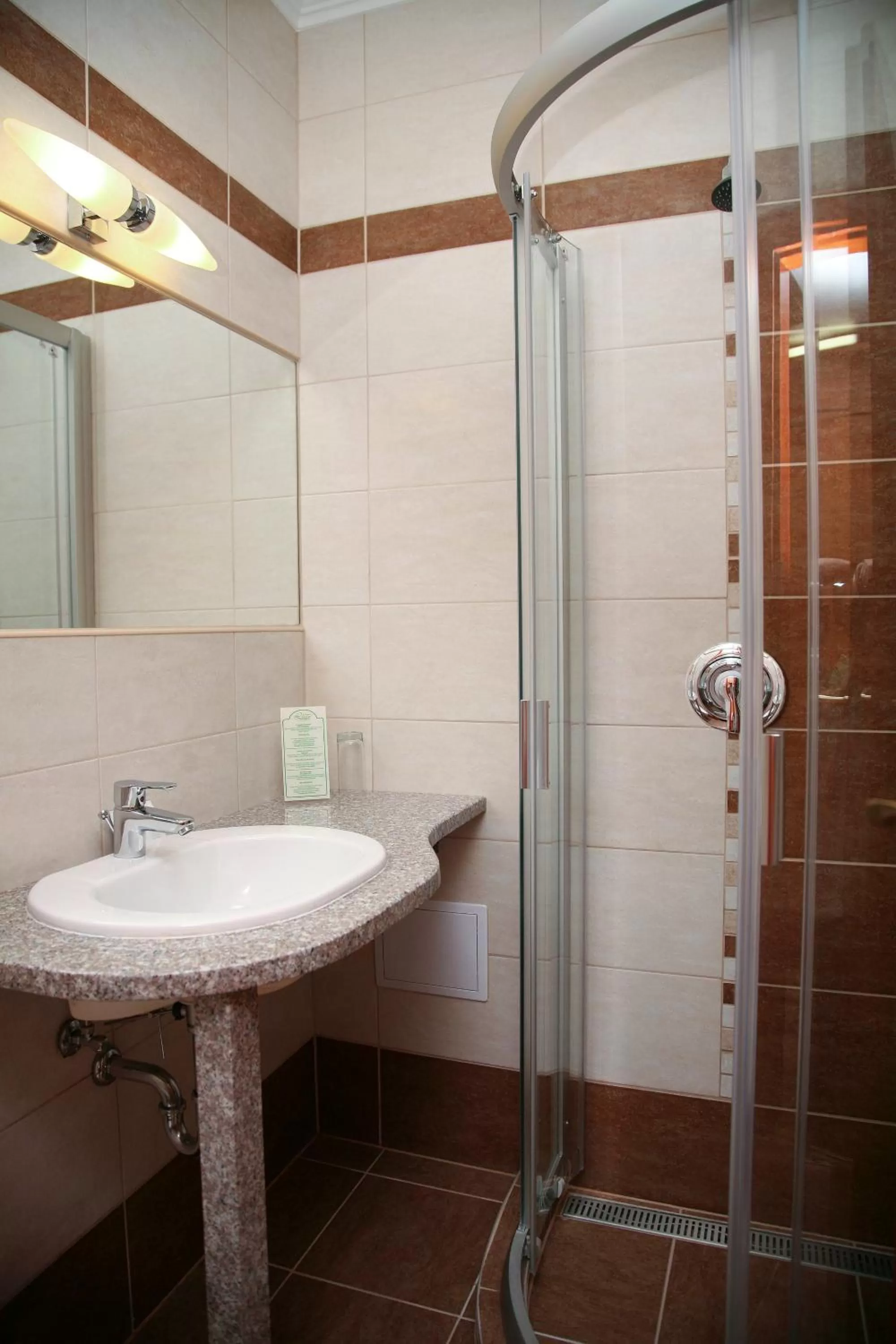 Standard Twin Room in Lugas Hotel