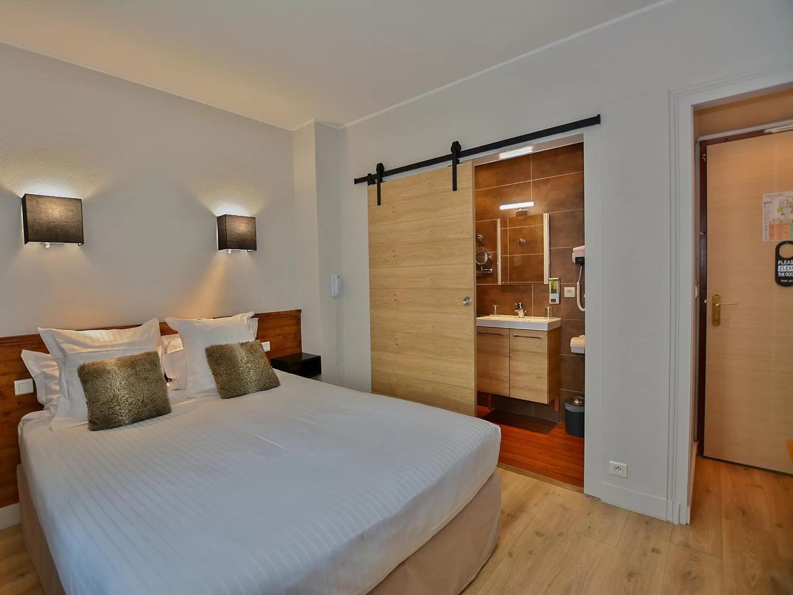 Standard Double Room in Logis Hotel La Closerie