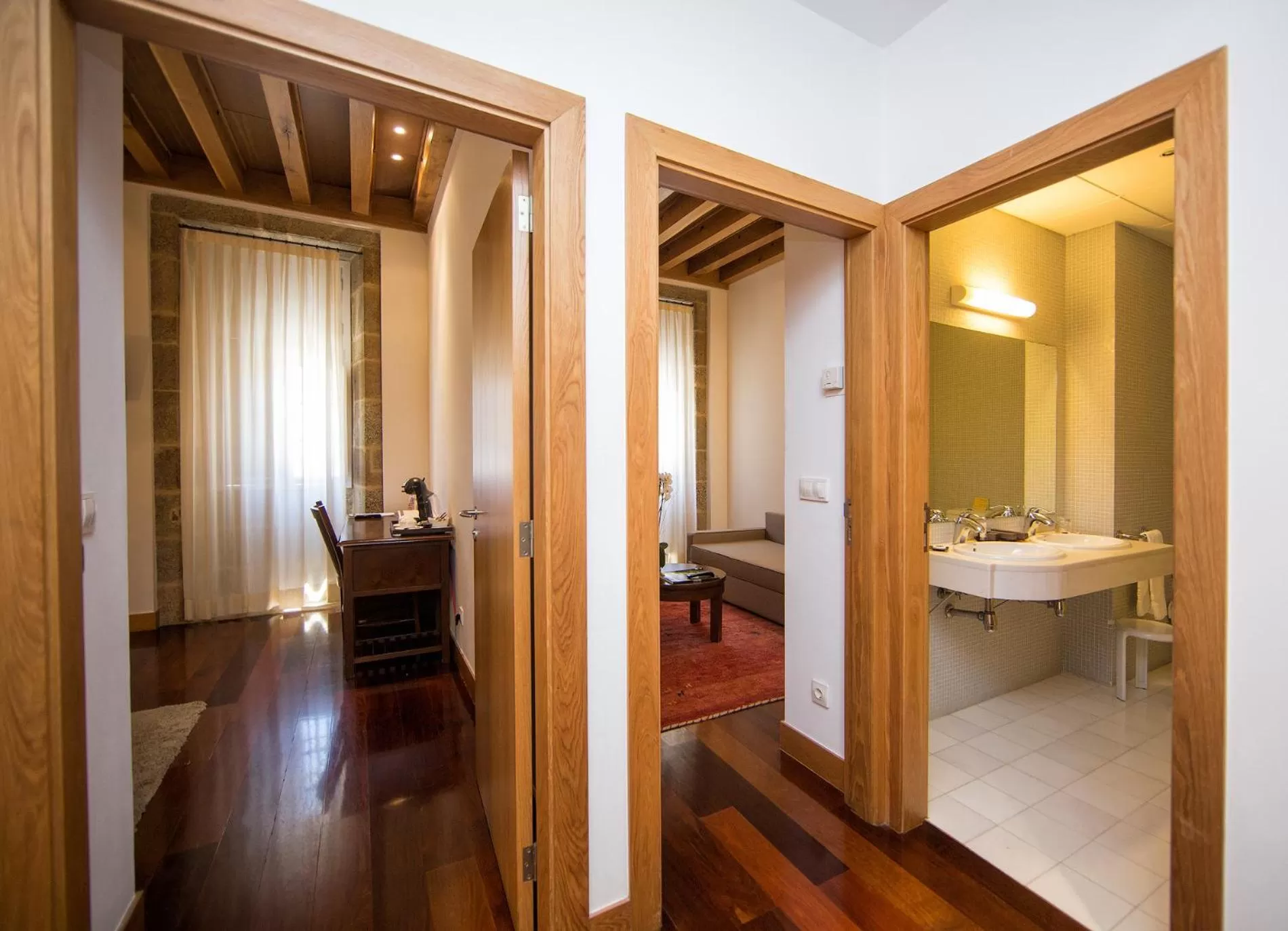 Family Room 2 Adults + 2 Children up to 12 in San Francisco Hotel Monumento