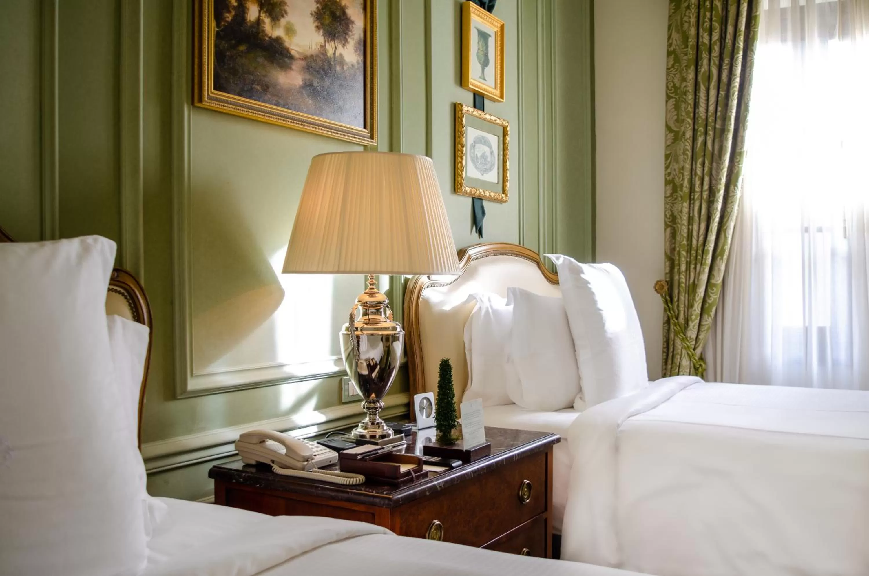 Deluxe Twin Room in Four Seasons Hotel Firenze