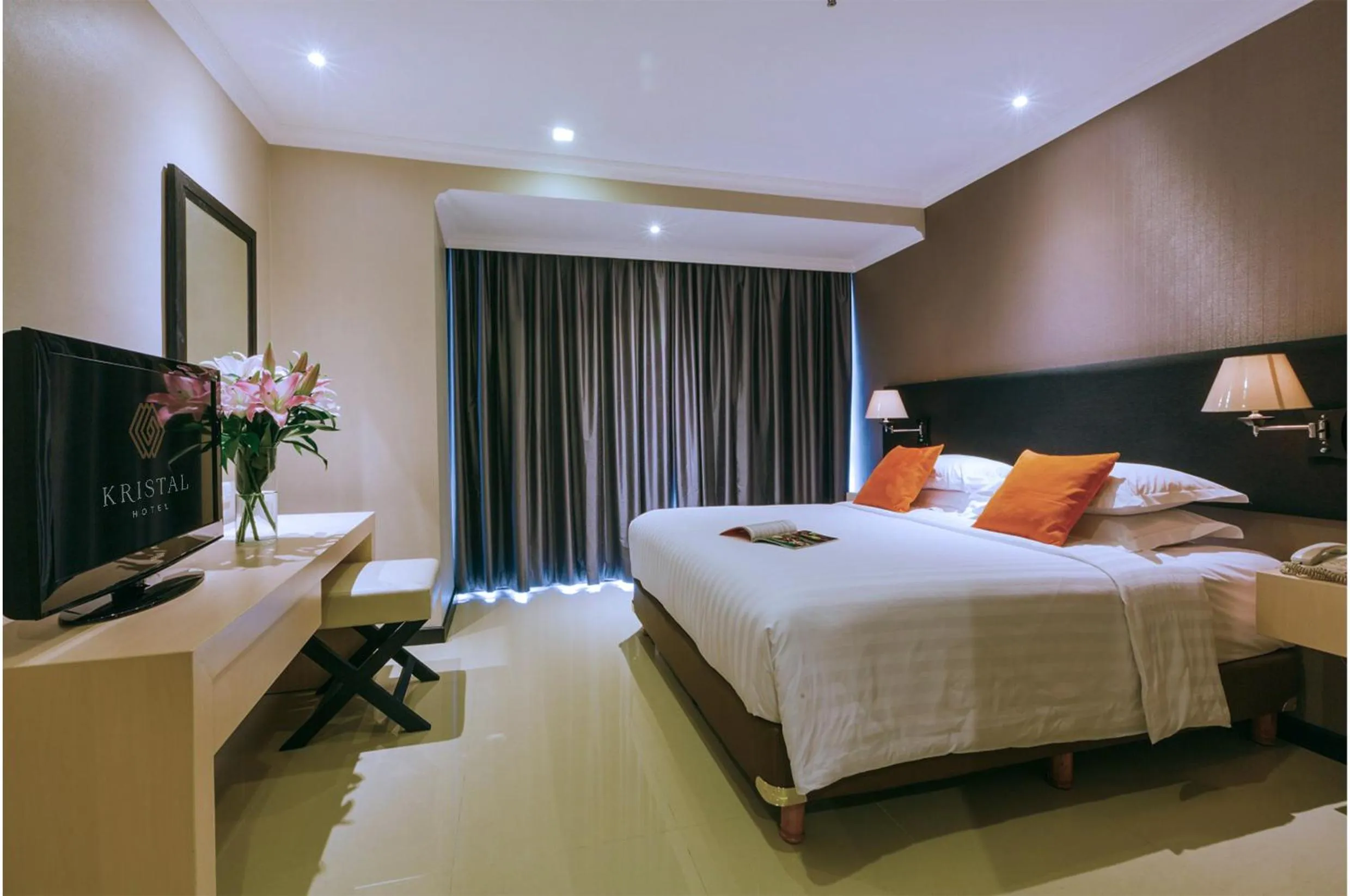 Three-Bedroom Deluxe Suite in Kristal Hotel Jakarta