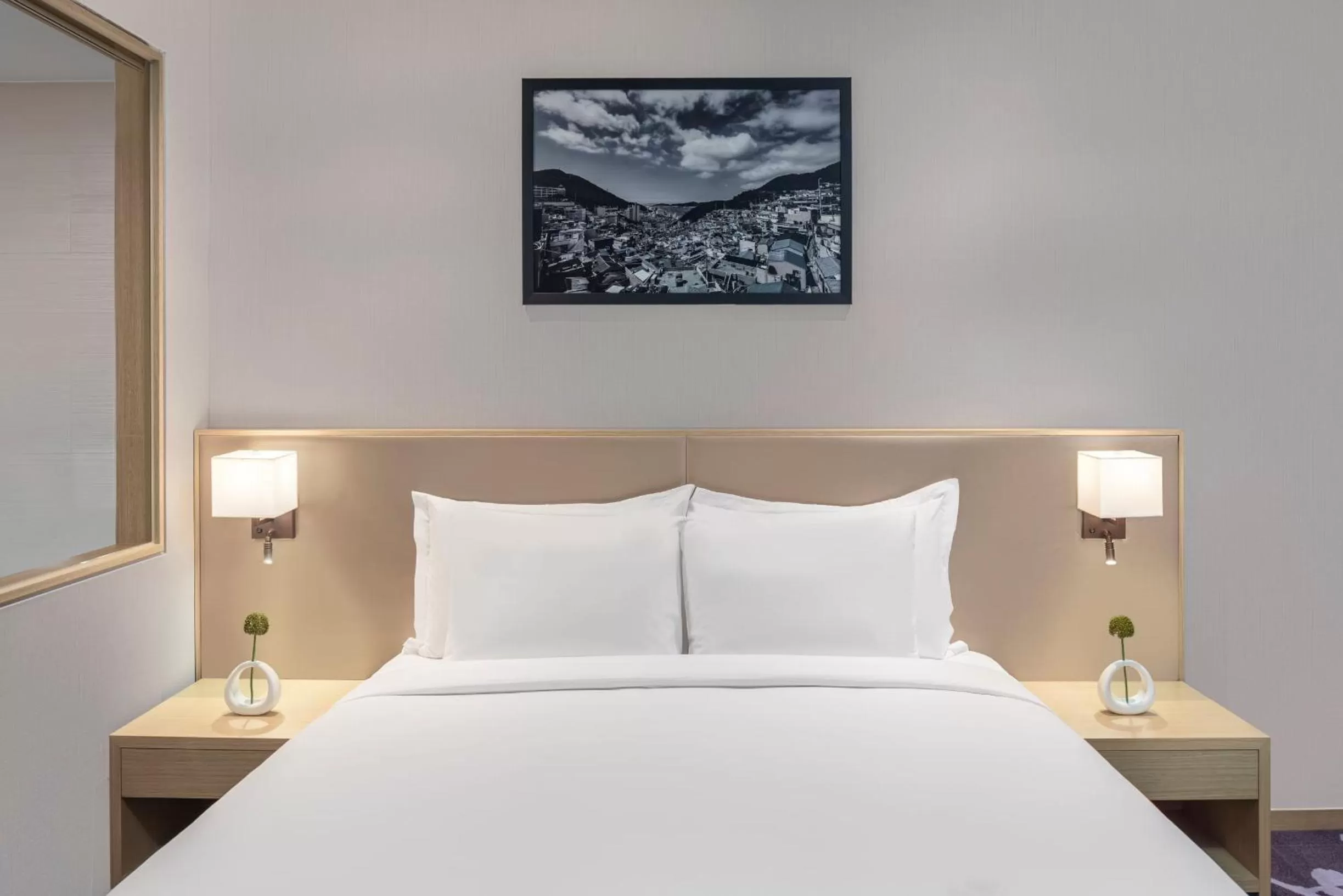 Deluxe King Room with City View in Avani Central Busan