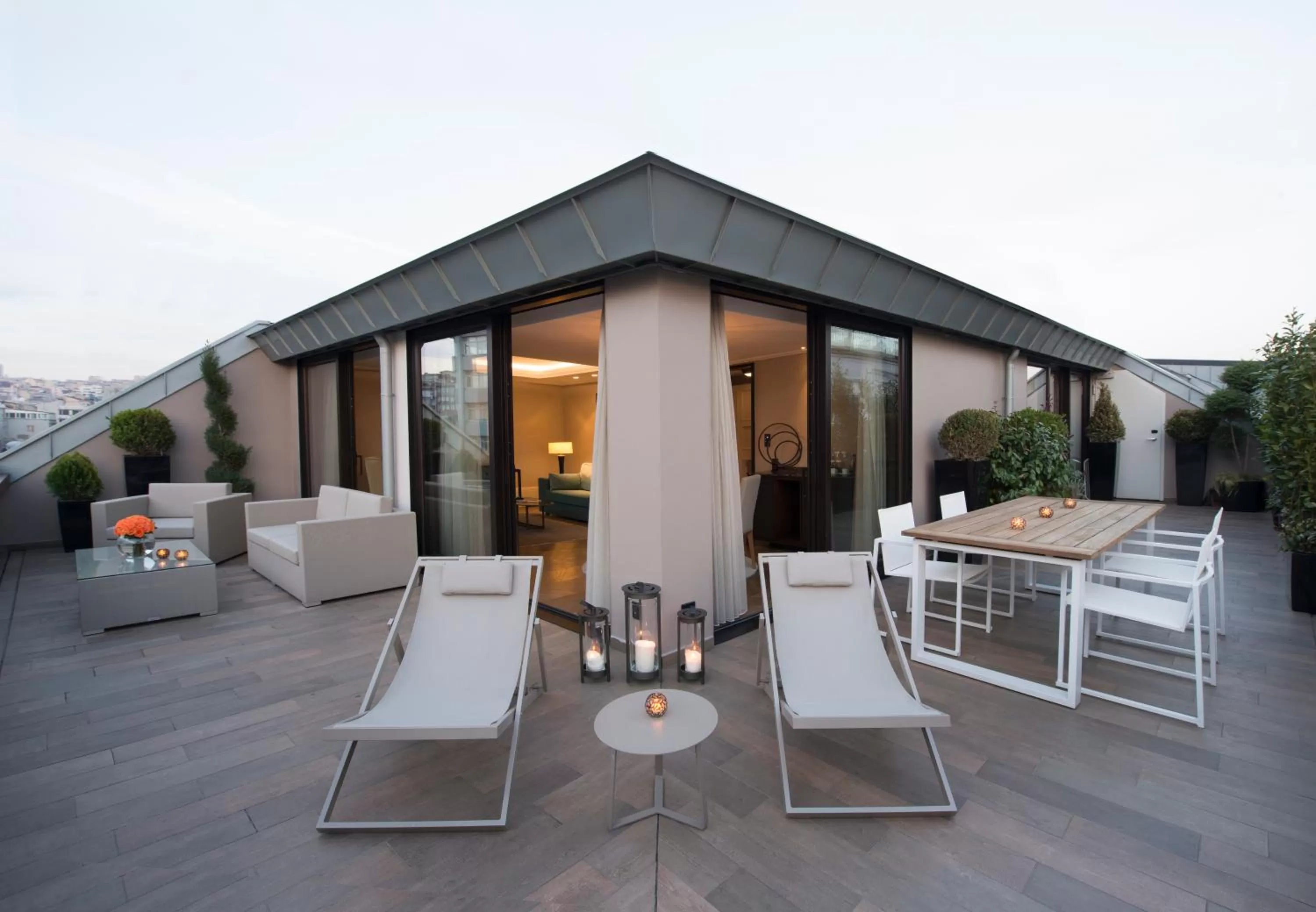 Rooftop Terrace Suite in 10 Karakoy