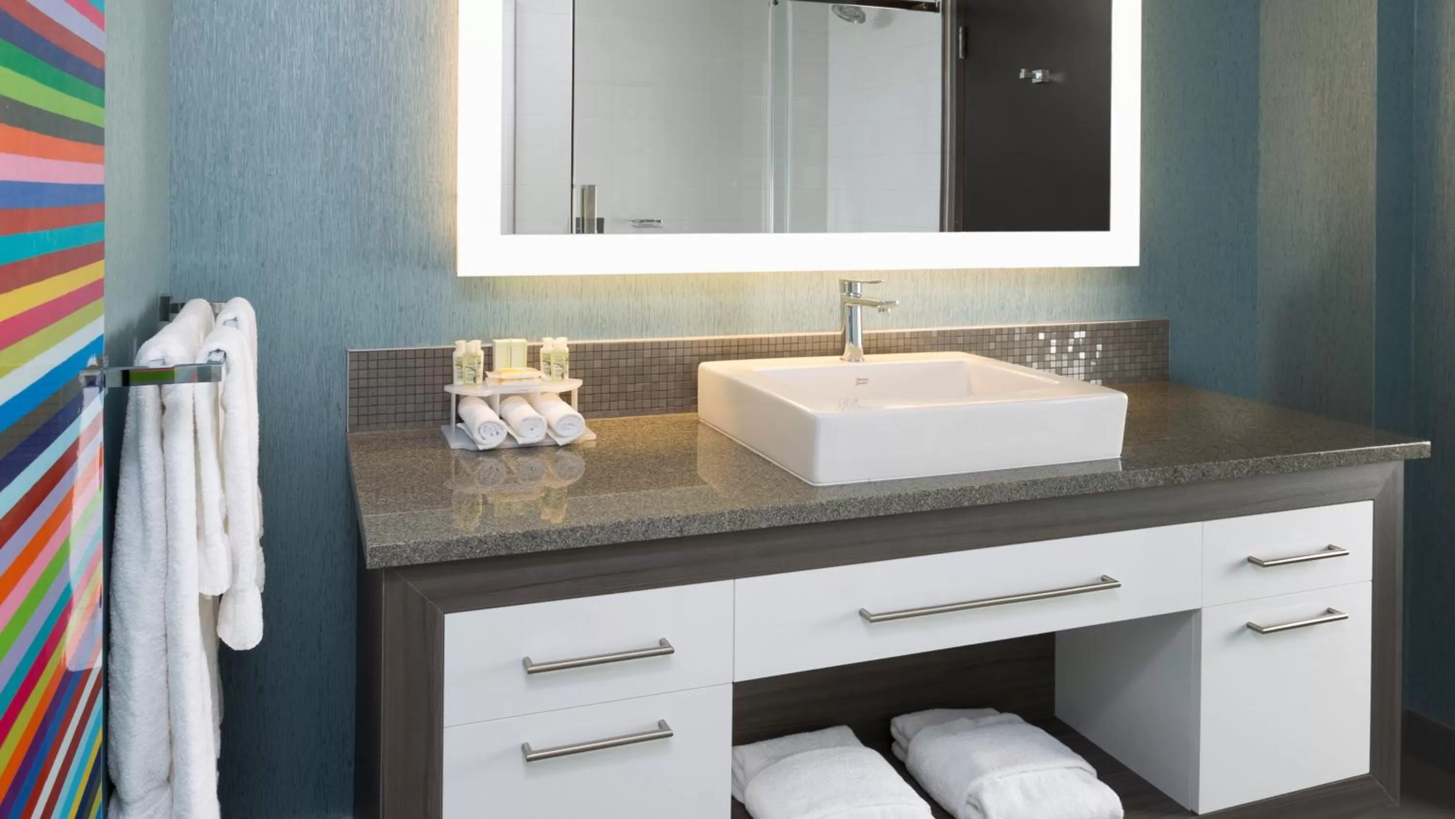 One-Bedroom Suite with Sofa Bed in Holiday Inn Express Quebec City-Sainte Foy by IHG