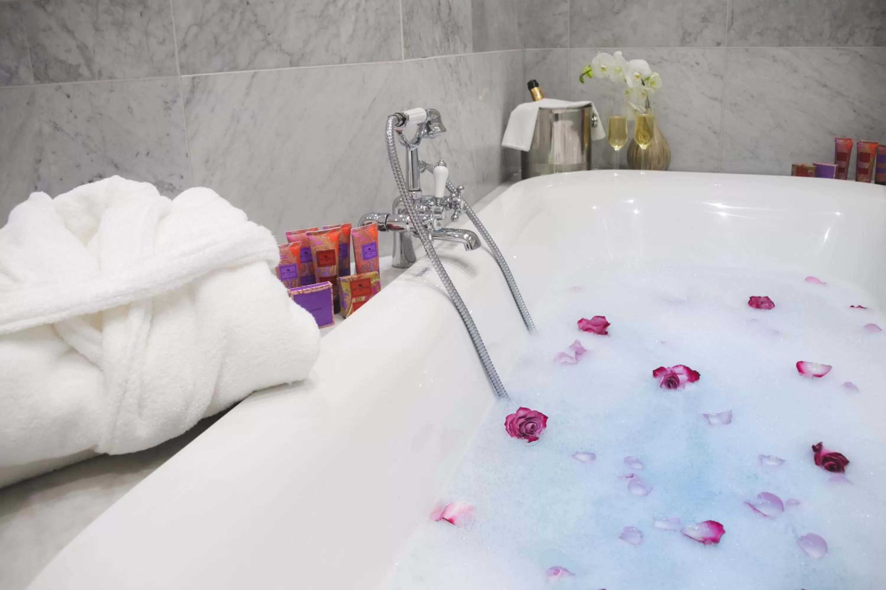 Junior Suite with Sea View in The Chatsworth Hotel