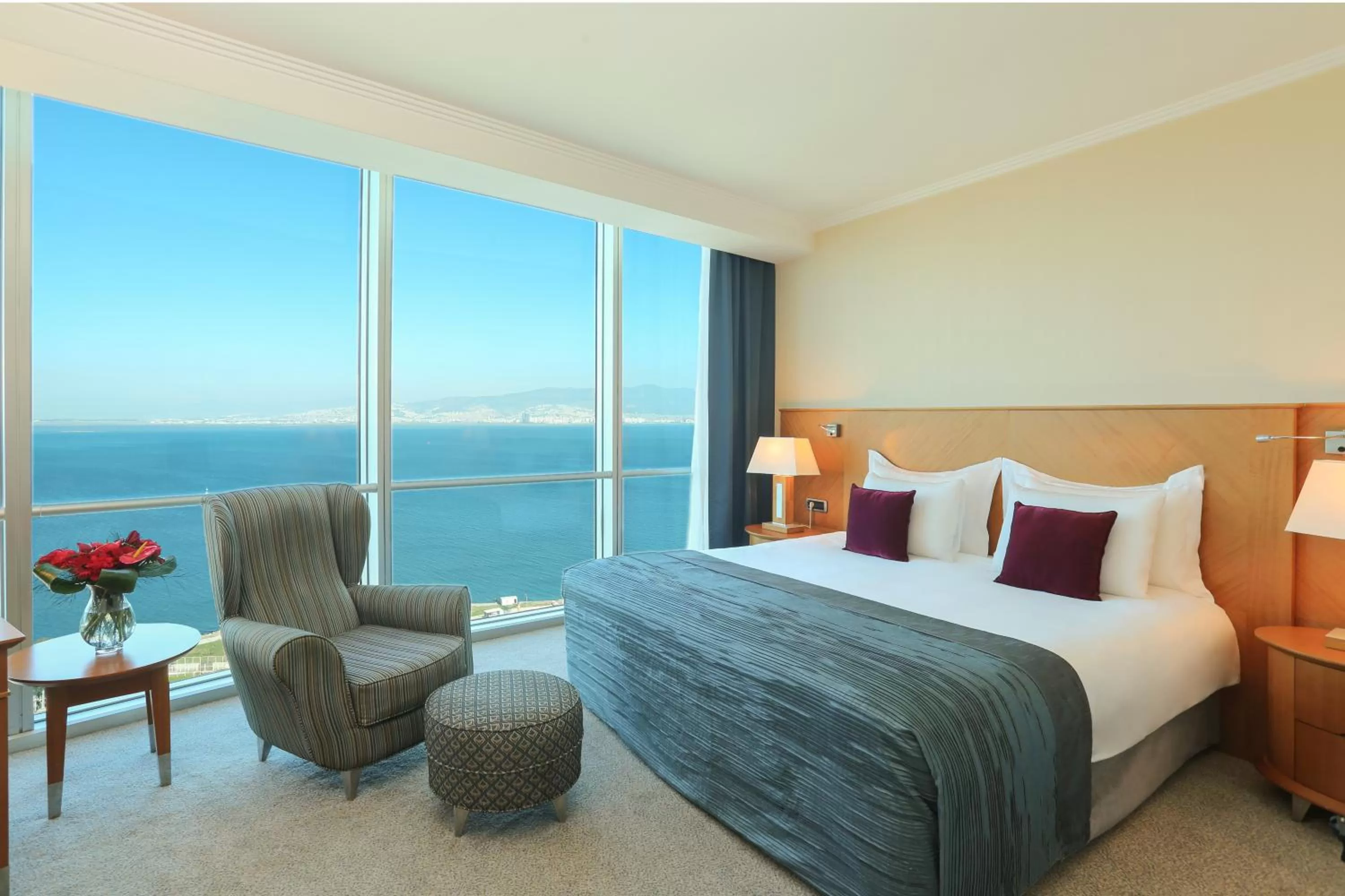 Club Room with Sea View - single occupancy - Non-Smoking in Wyndham Grand Izmir Ozdilek Thermal & Spa
