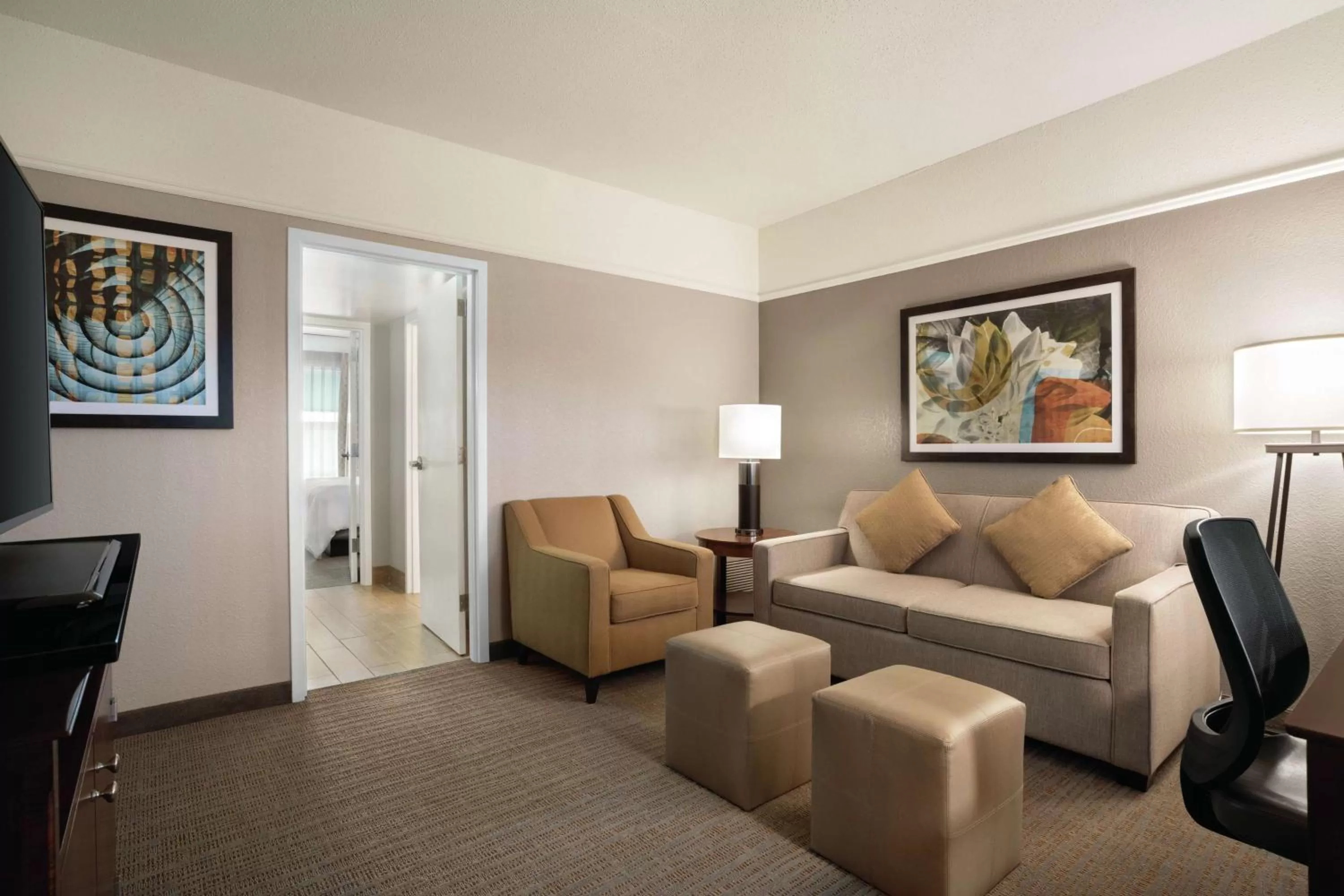 King Suite - Non-Smoking in Embassy Suites Brunswick