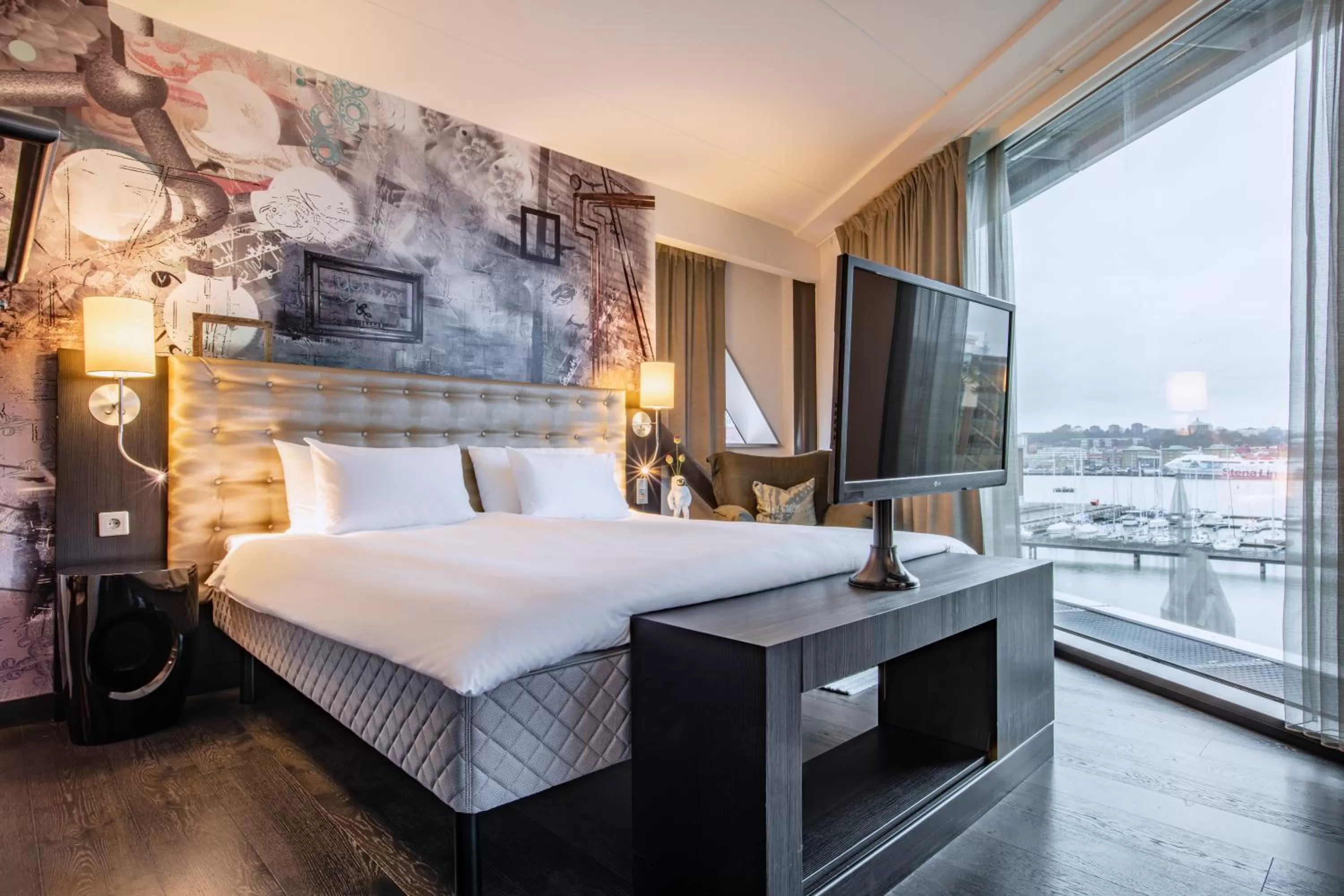 Suite with River View in Radisson Blu Riverside Hotel