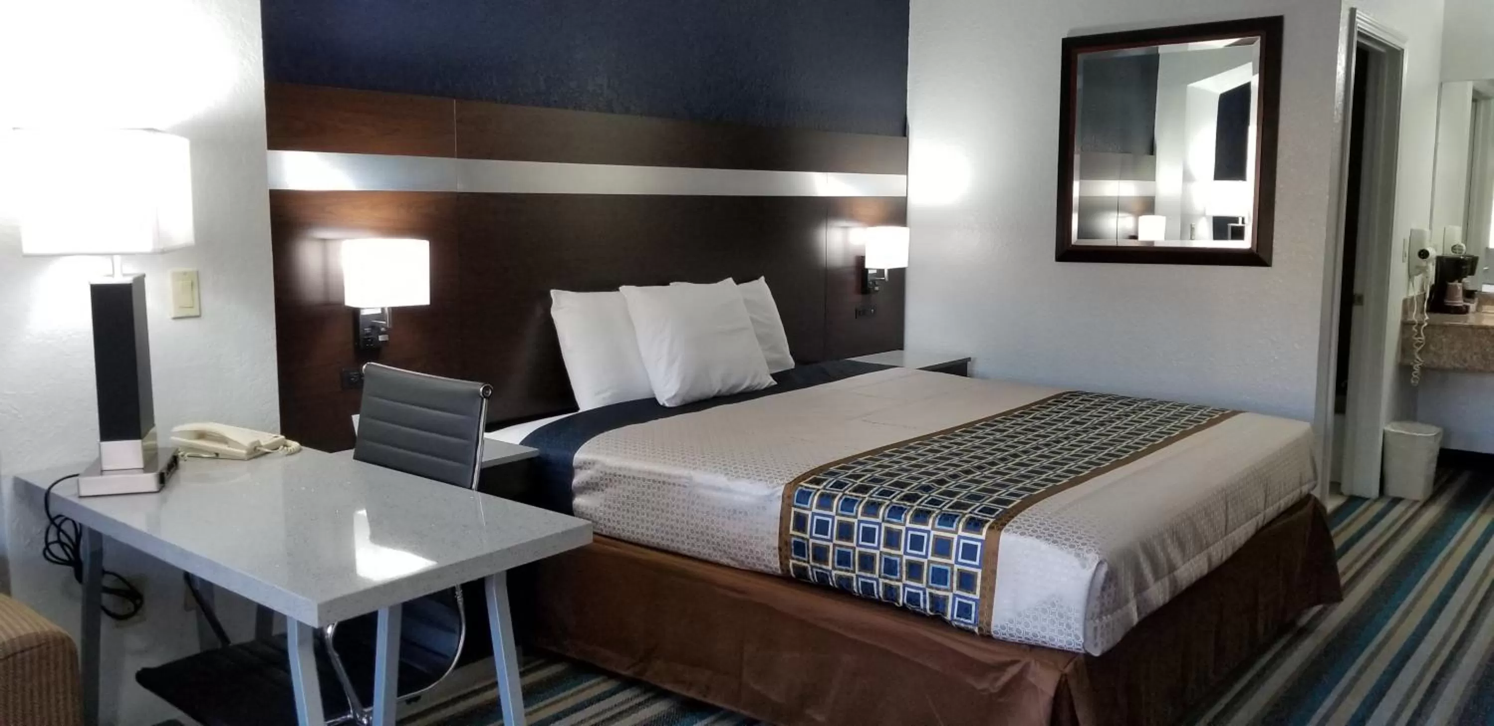 King Suite in HomeBridge Inn and Suites