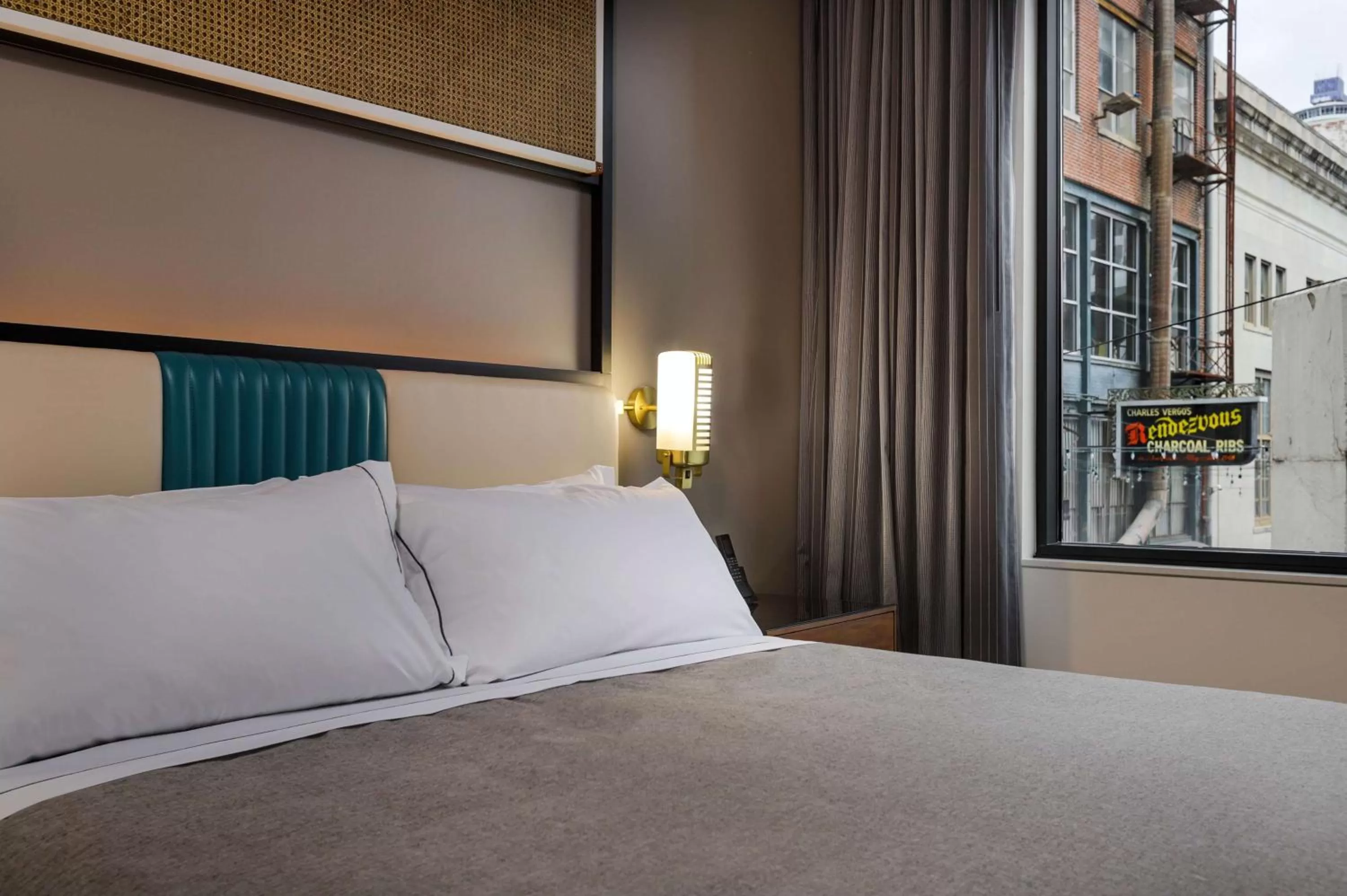 Deluxe King Room in Canopy By Hilton Memphis Downtown