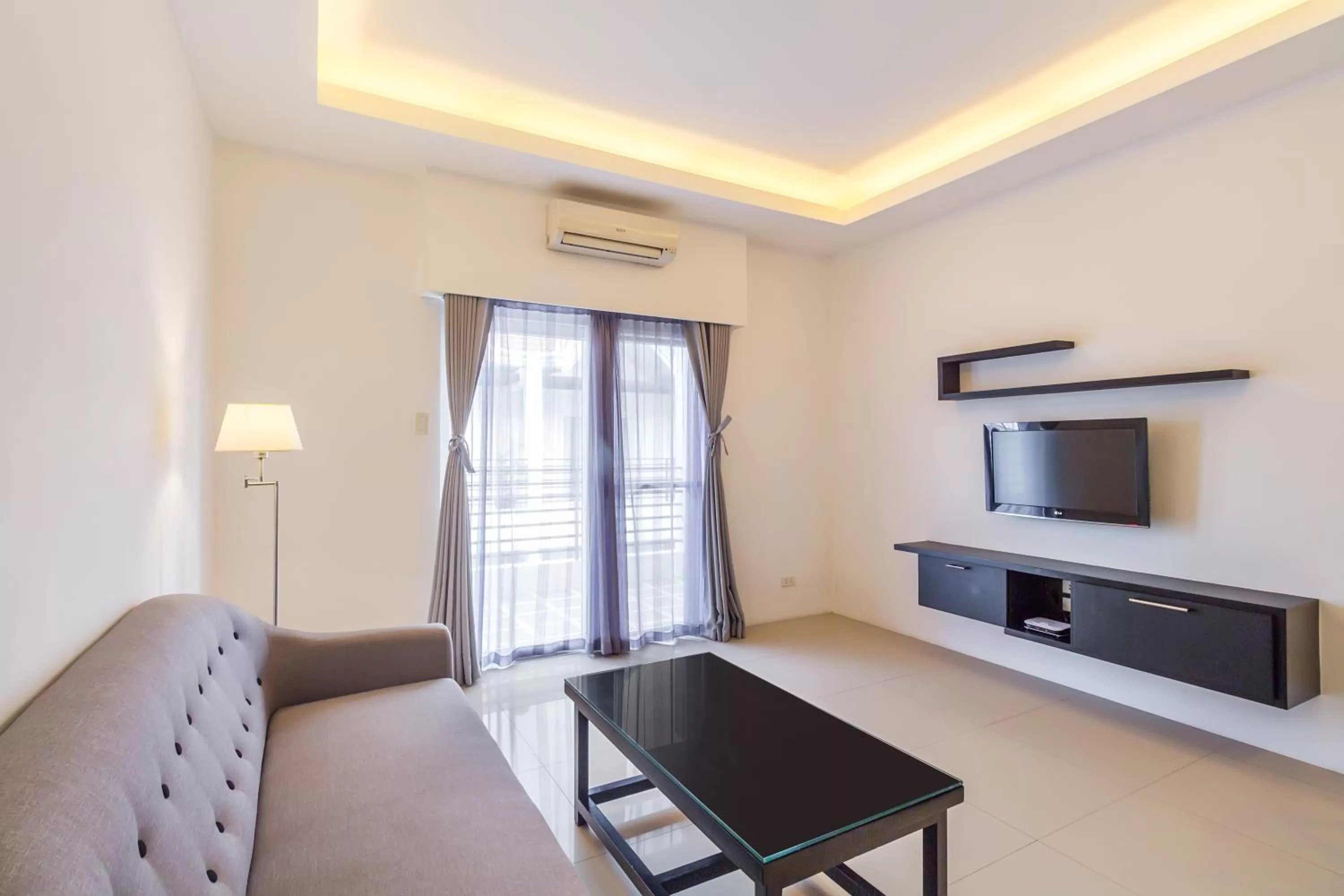 Habagat One Bedroom Suite in Winds Boutique Hotel