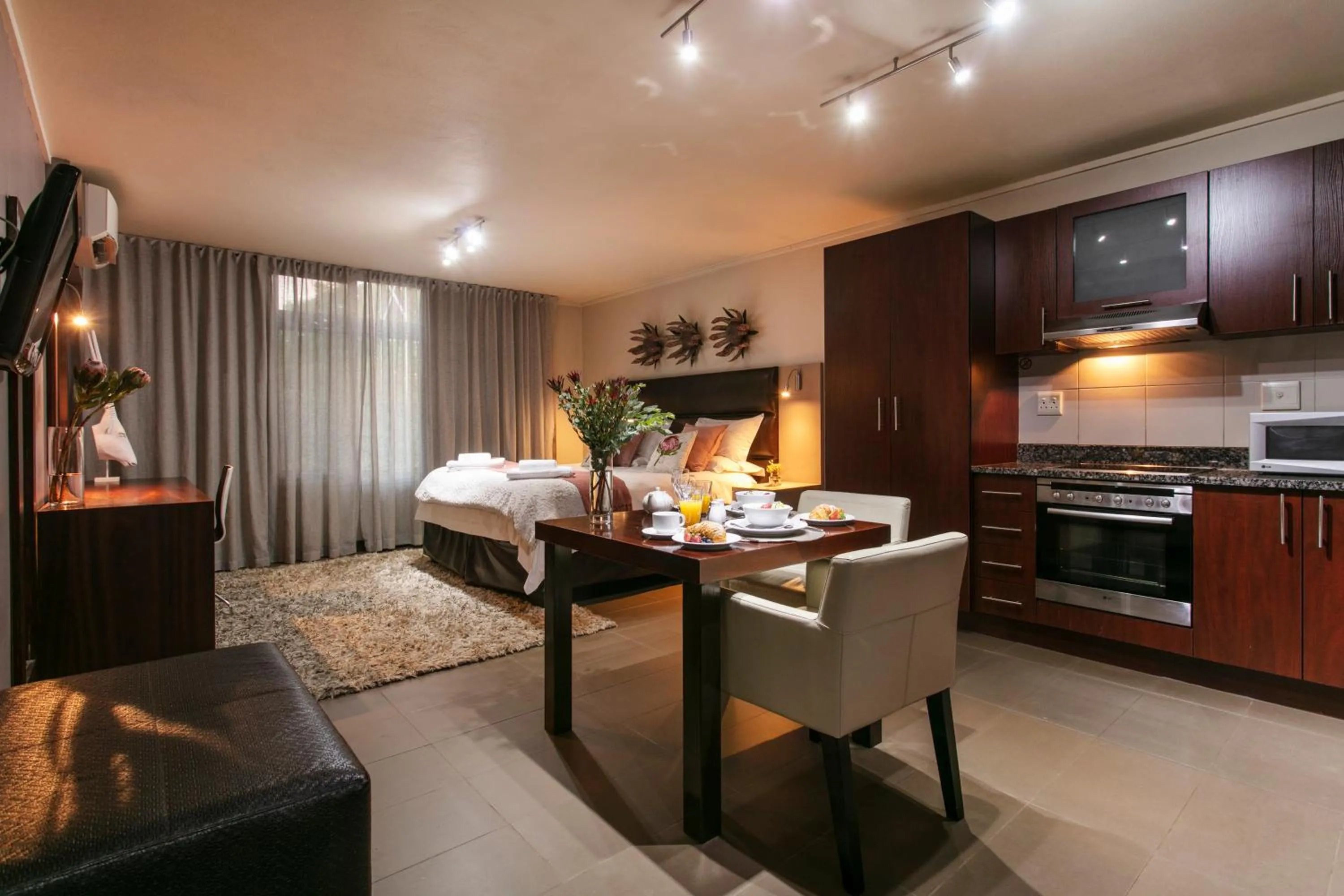 Superior Studio in Absolute Farenden Apartments