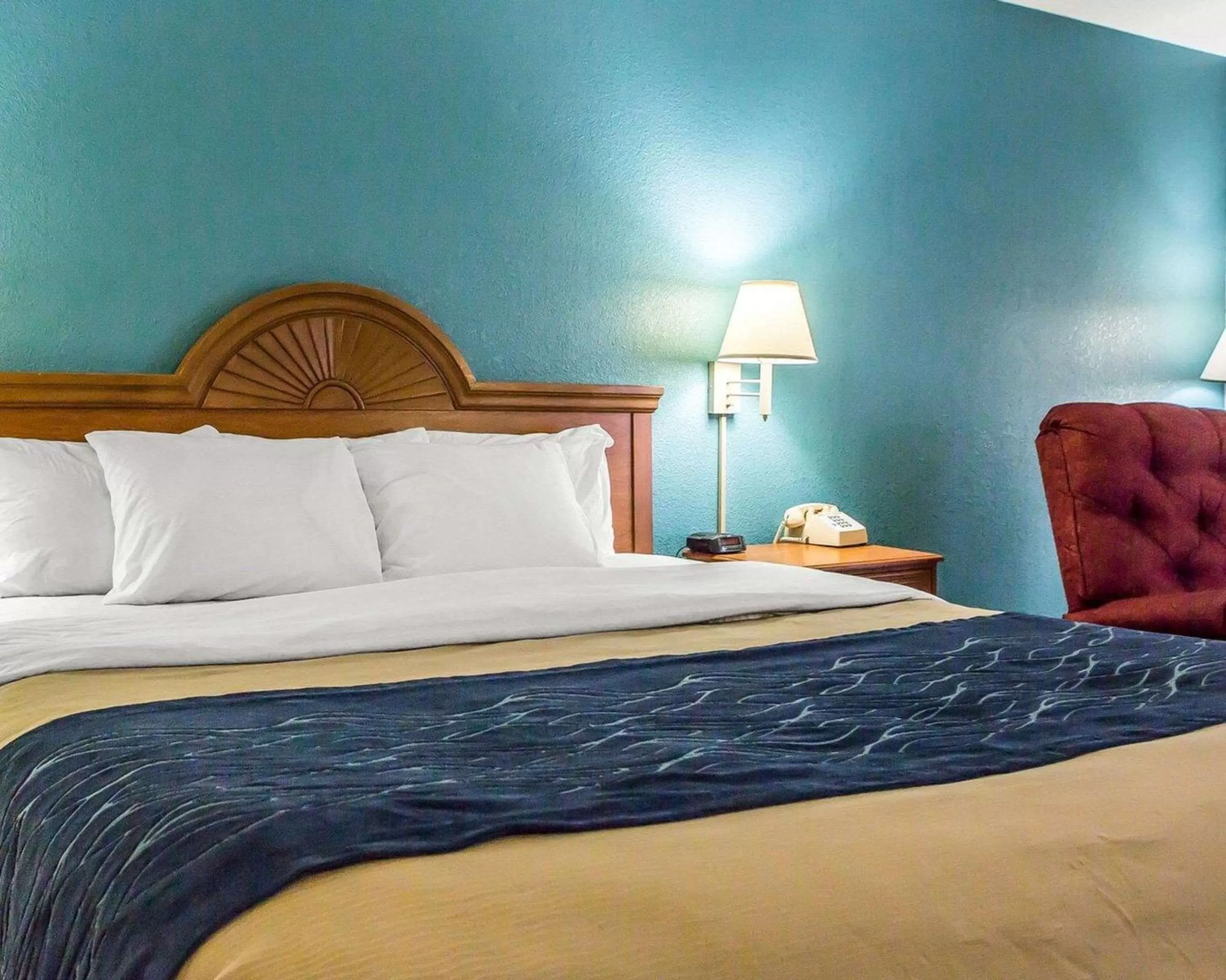 King Room - Non-Smoking in Quality Inn & Suites Circleville