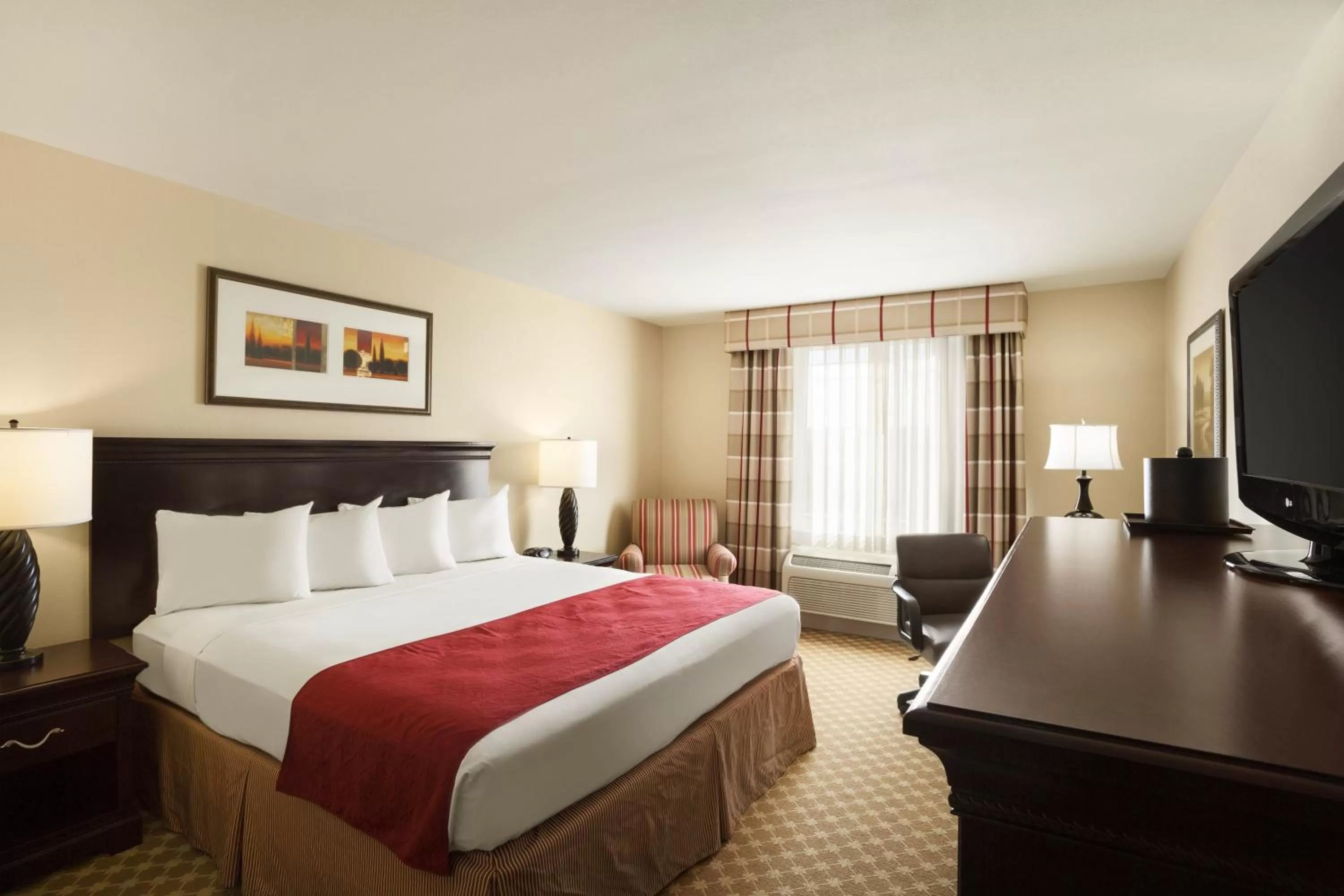 King Room with Roll-in Shower - Disability Access/Non-Smoking in Country Inn & Suites by Radisson, Lawrenceville, GA