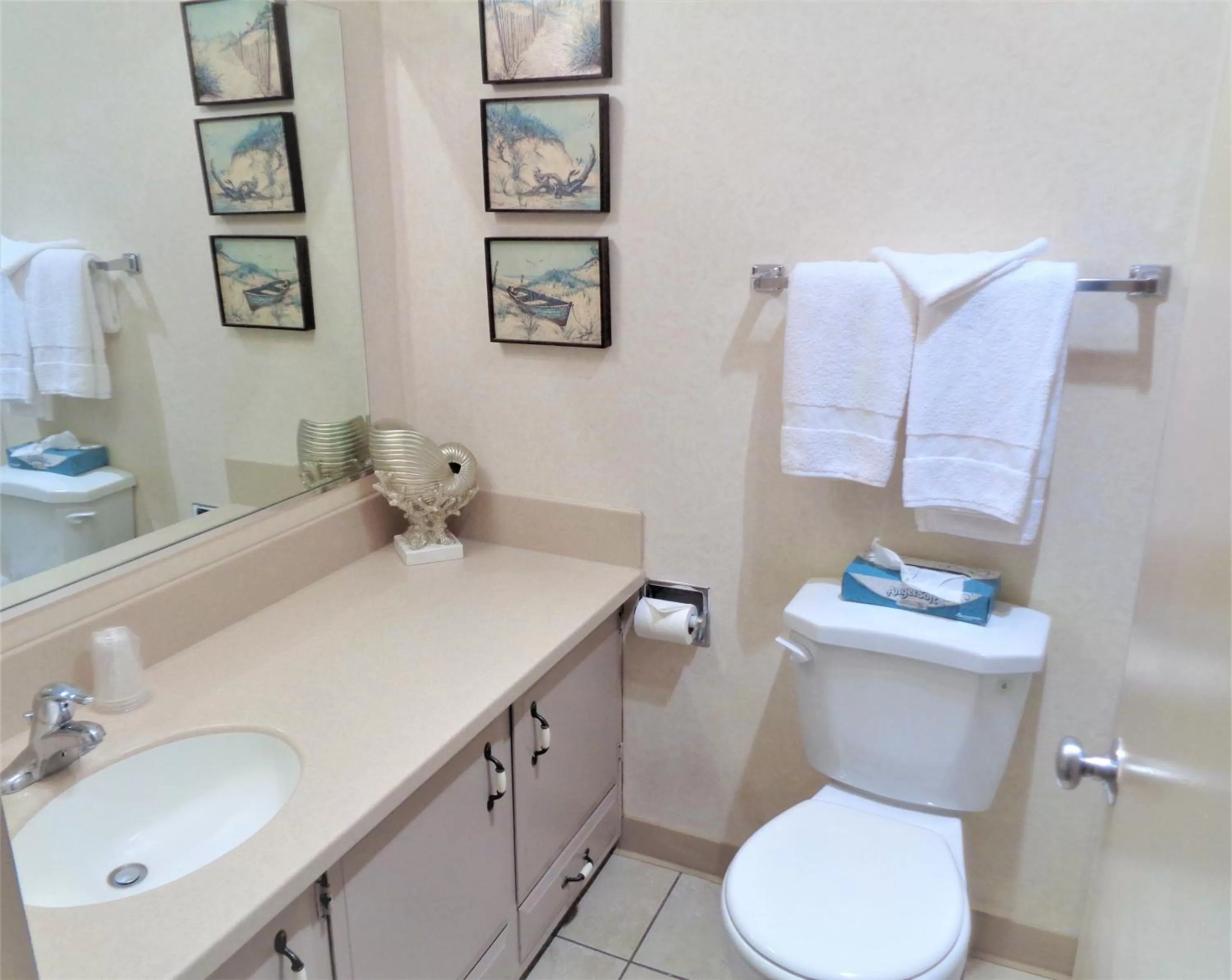 Studio, 1 Queen, Non-View, No Pets - single occupancy in The Polynesian Resort