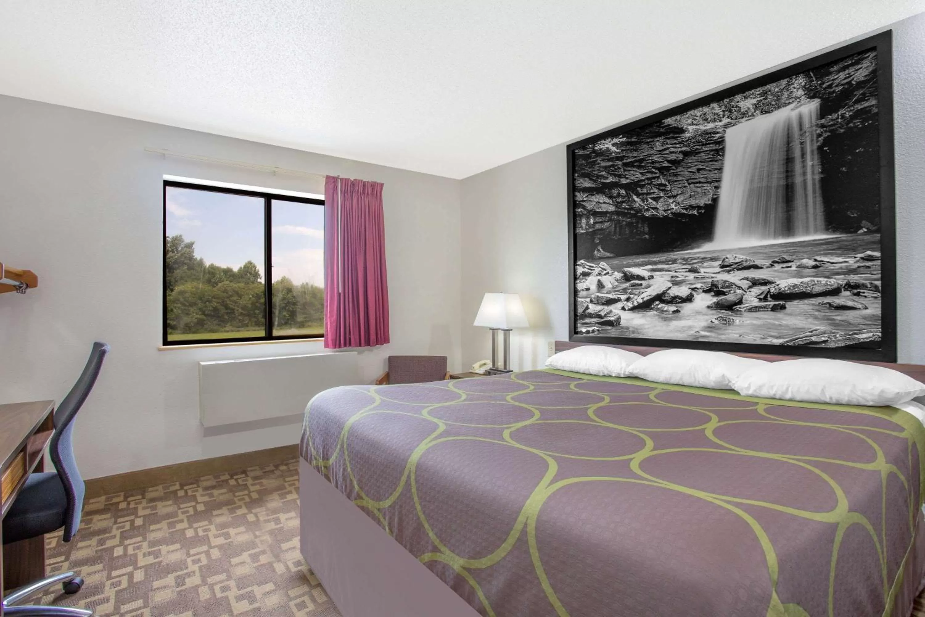 King Room - Non-Smoking in Super 8 by Wyndham Appomattox VA