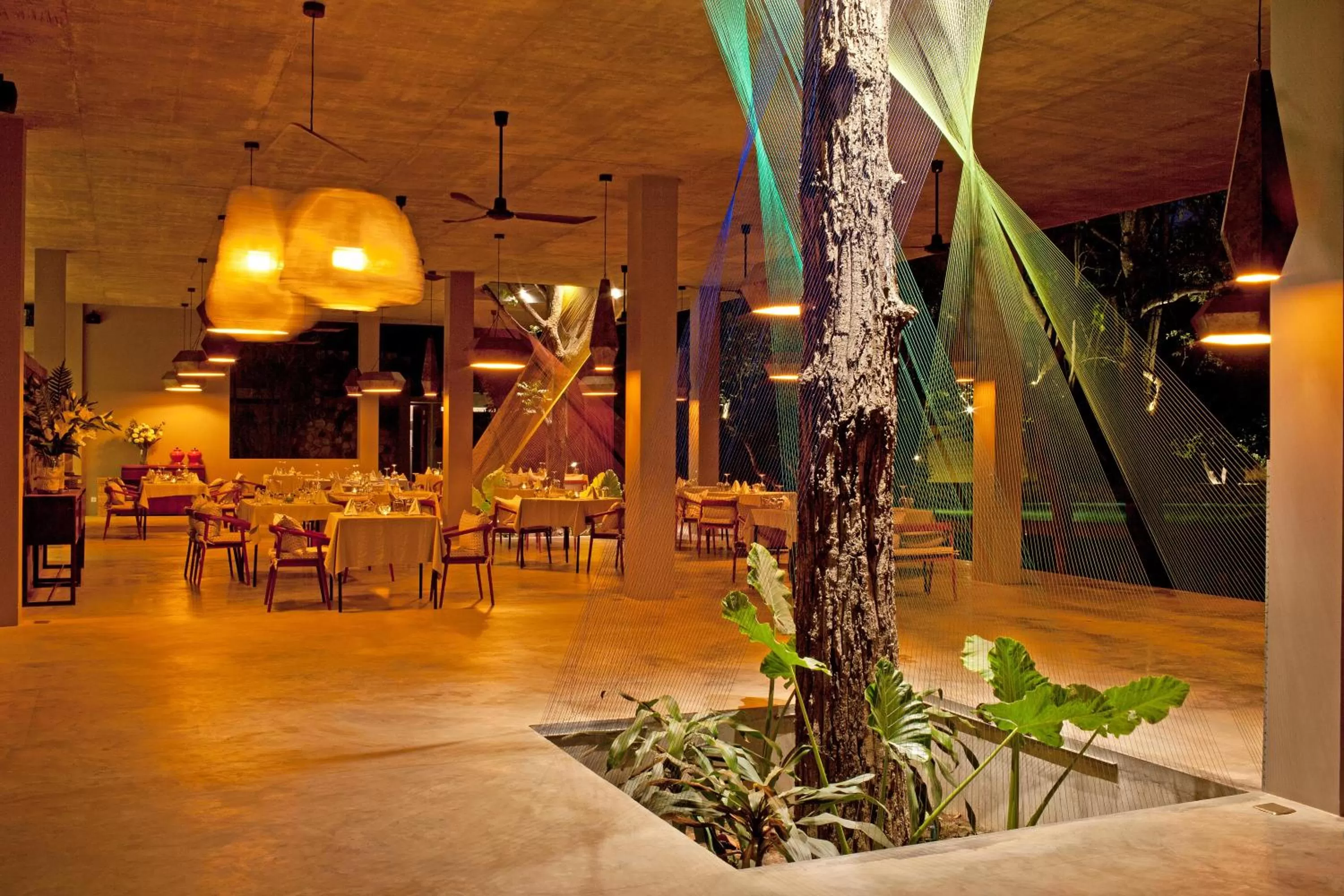 Restaurant/places to eat in Templation Hotel