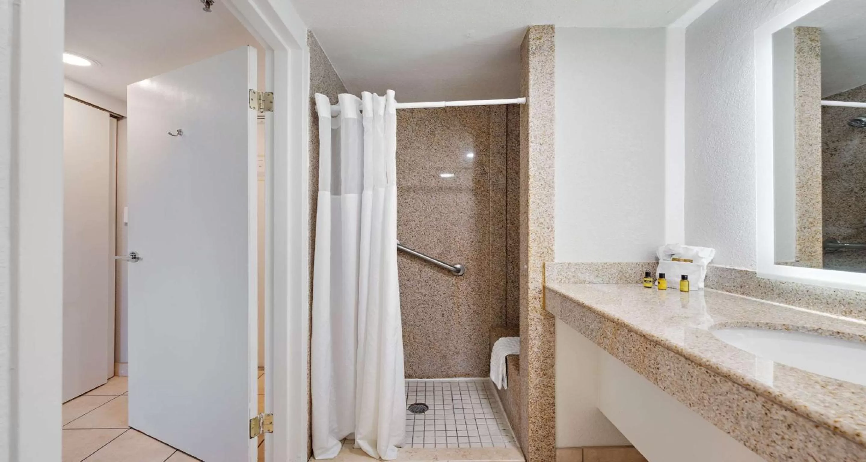 Queen Room with Walk In Shower - Mobility Accessible/Pet Friendly in Best Western Plus Holiday Sands Inn & Suites