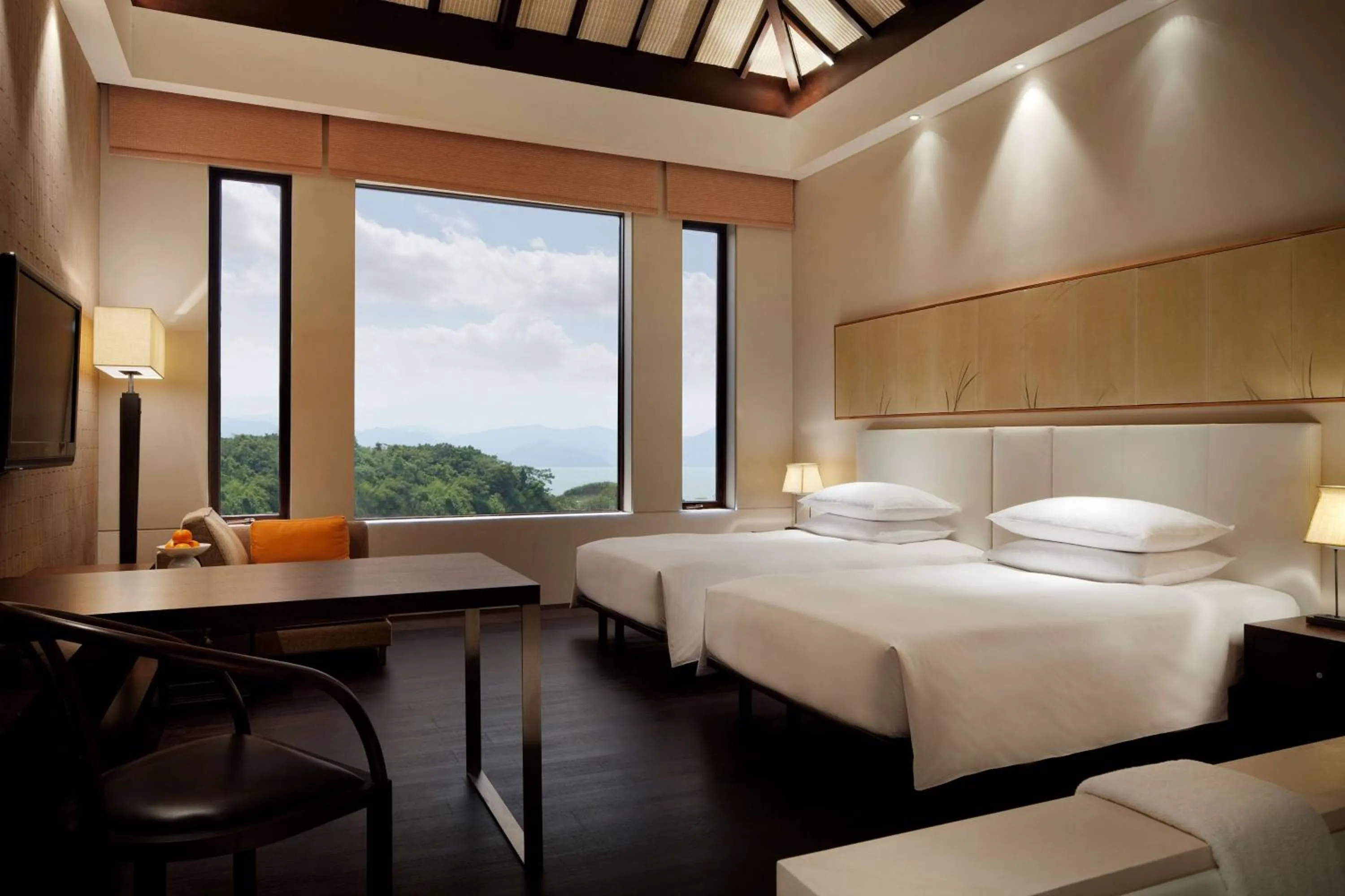 Twin Room with Lake View in Park Hyatt Ningbo Resort & Spa